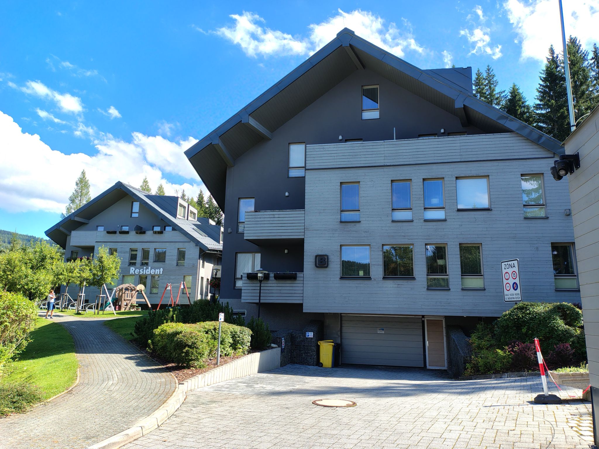 Resident Harrachov B-Outside