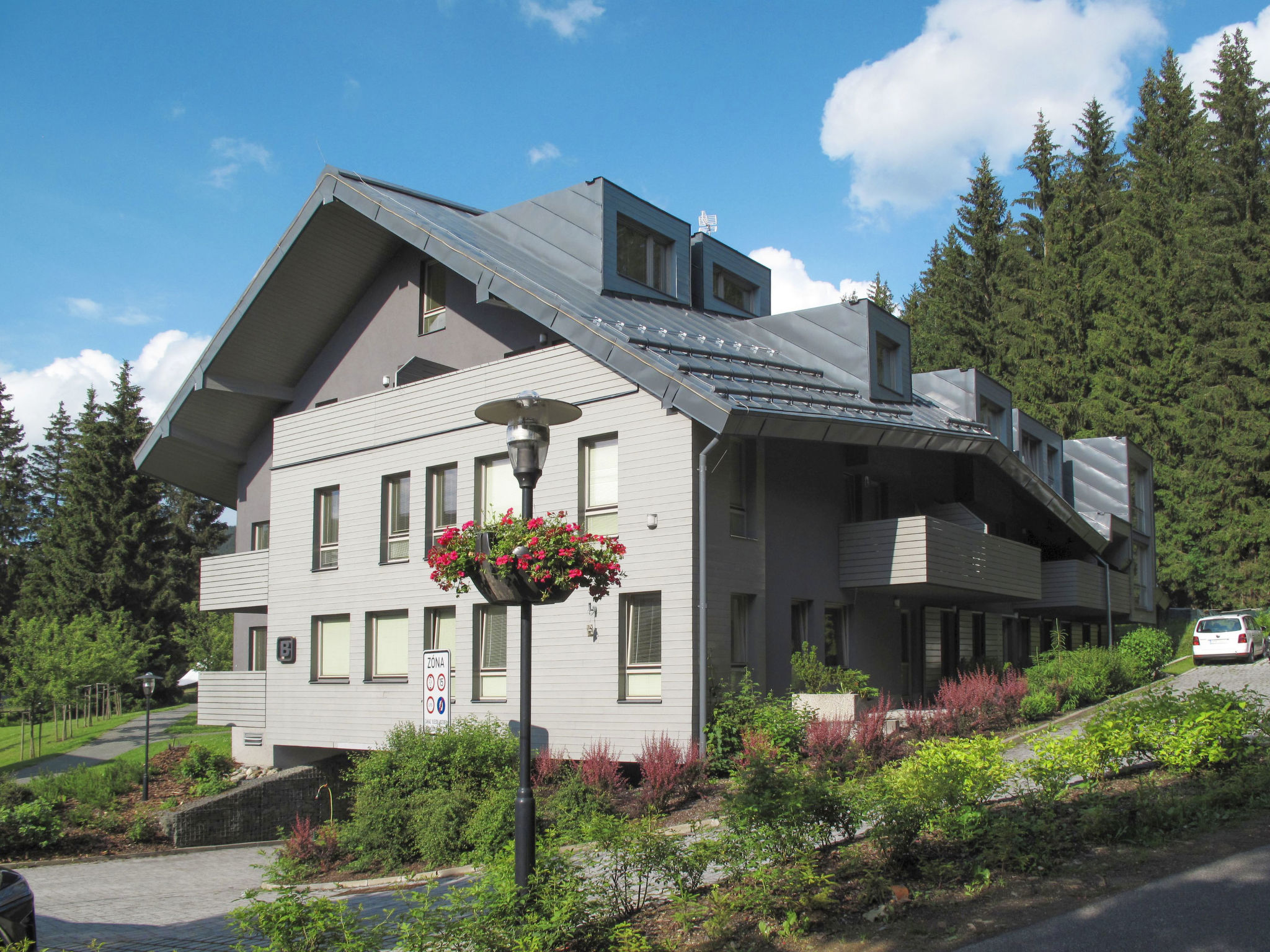 Resident Harrachov B-Outside