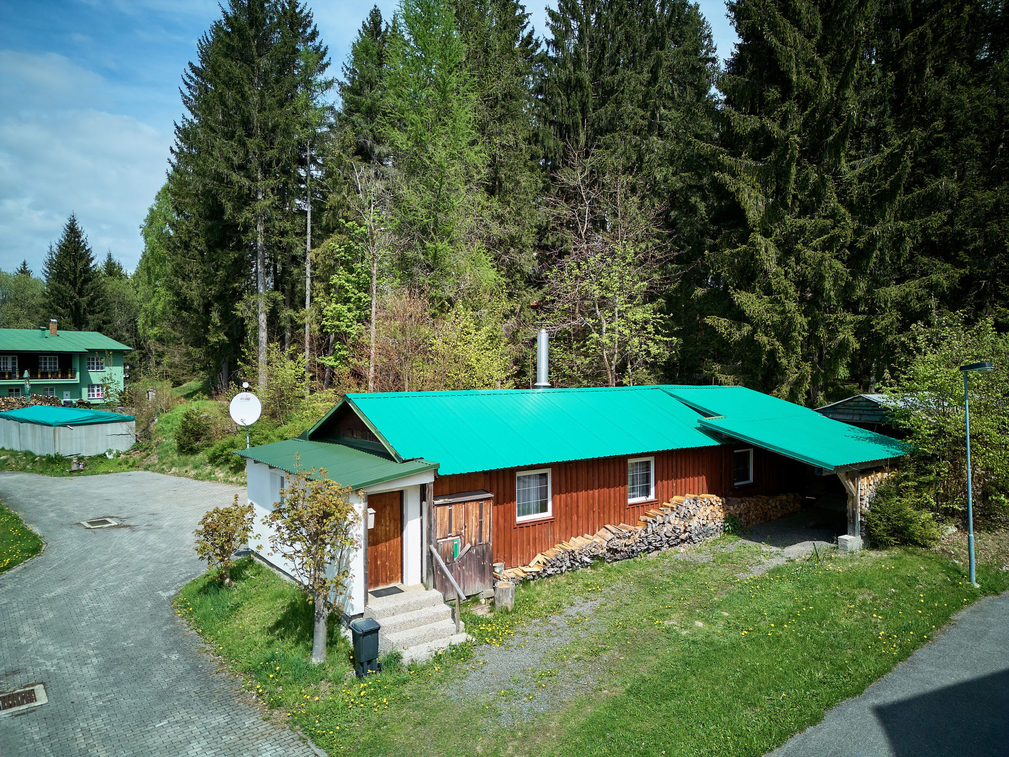 Chaloupka U lesa-Outside