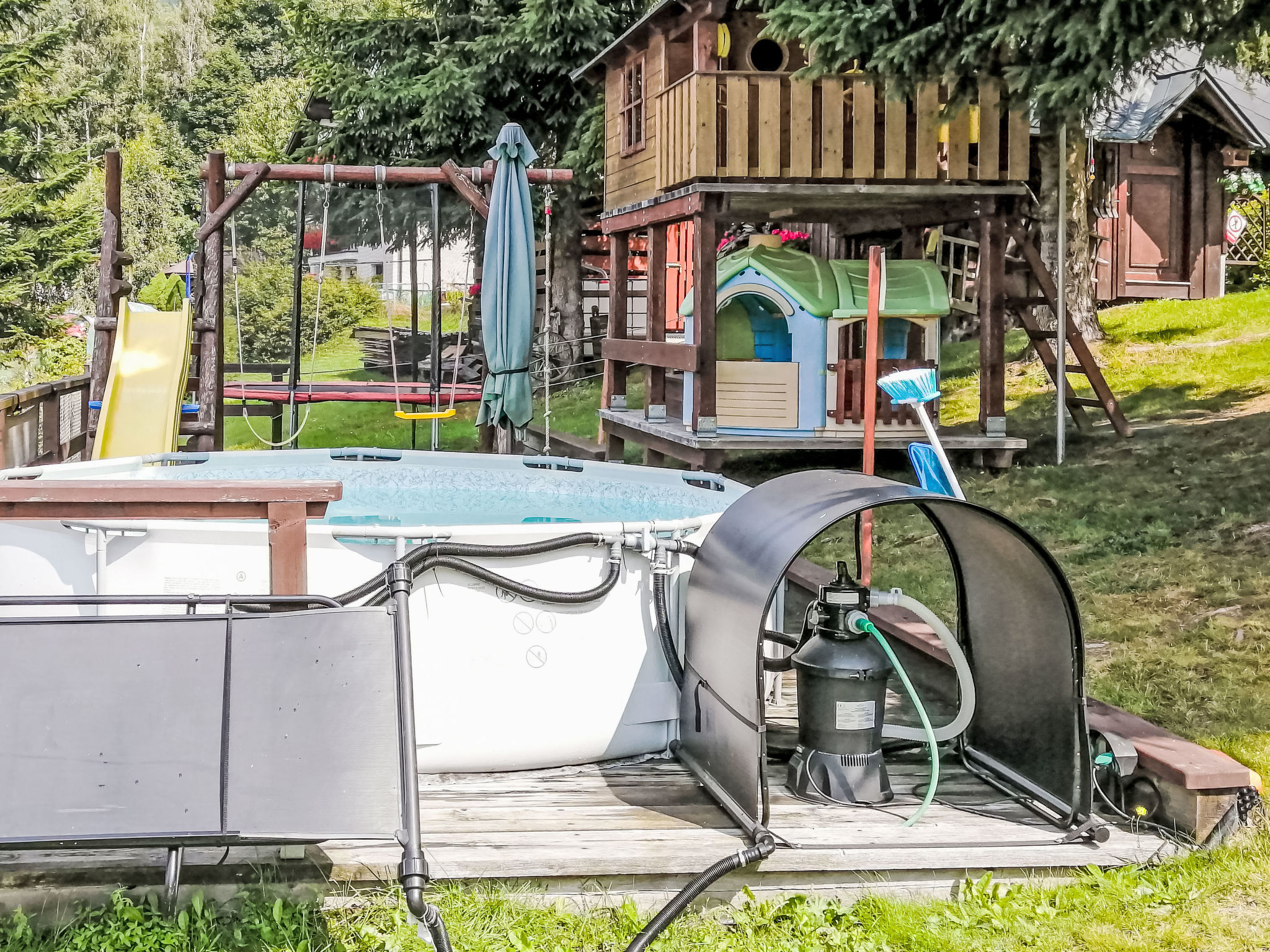 Rustic Lodge - Outside