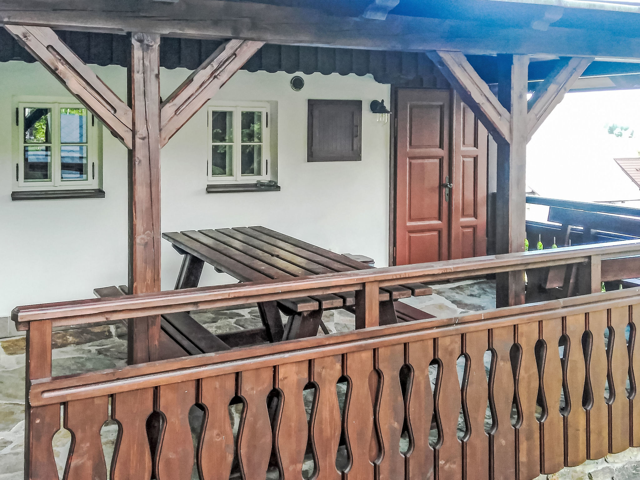 Rustic Lodge - Outside