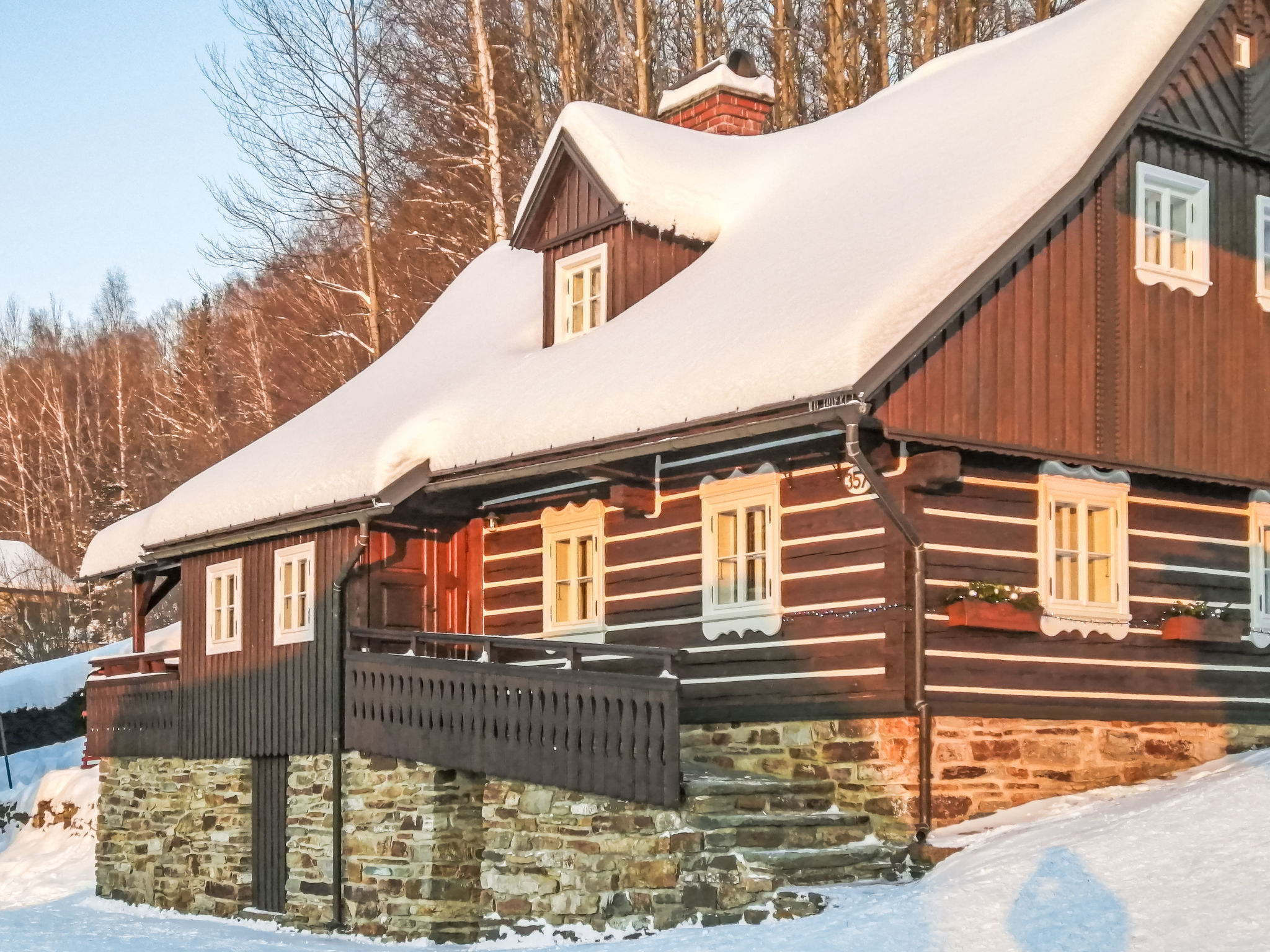 Rustic Lodge - Outside