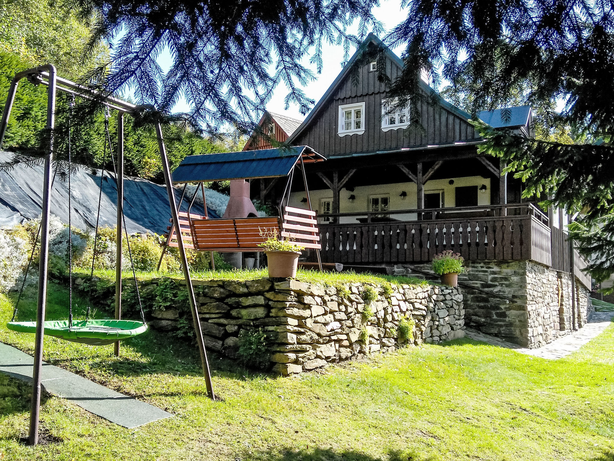 Rustic Lodge - Outside