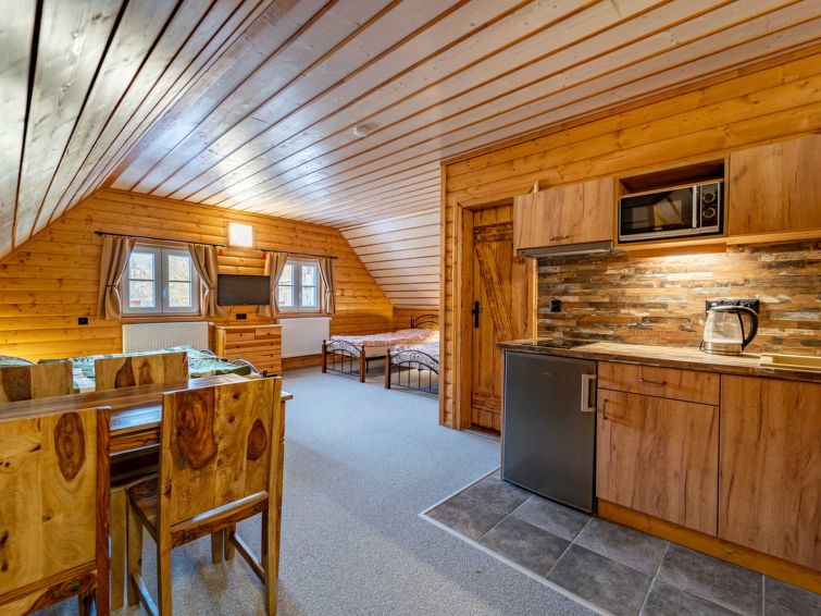 Op 1,3 km van de piste: Ruim appartement met sauna in Rokytnice in Rokytnice nad Jizerou