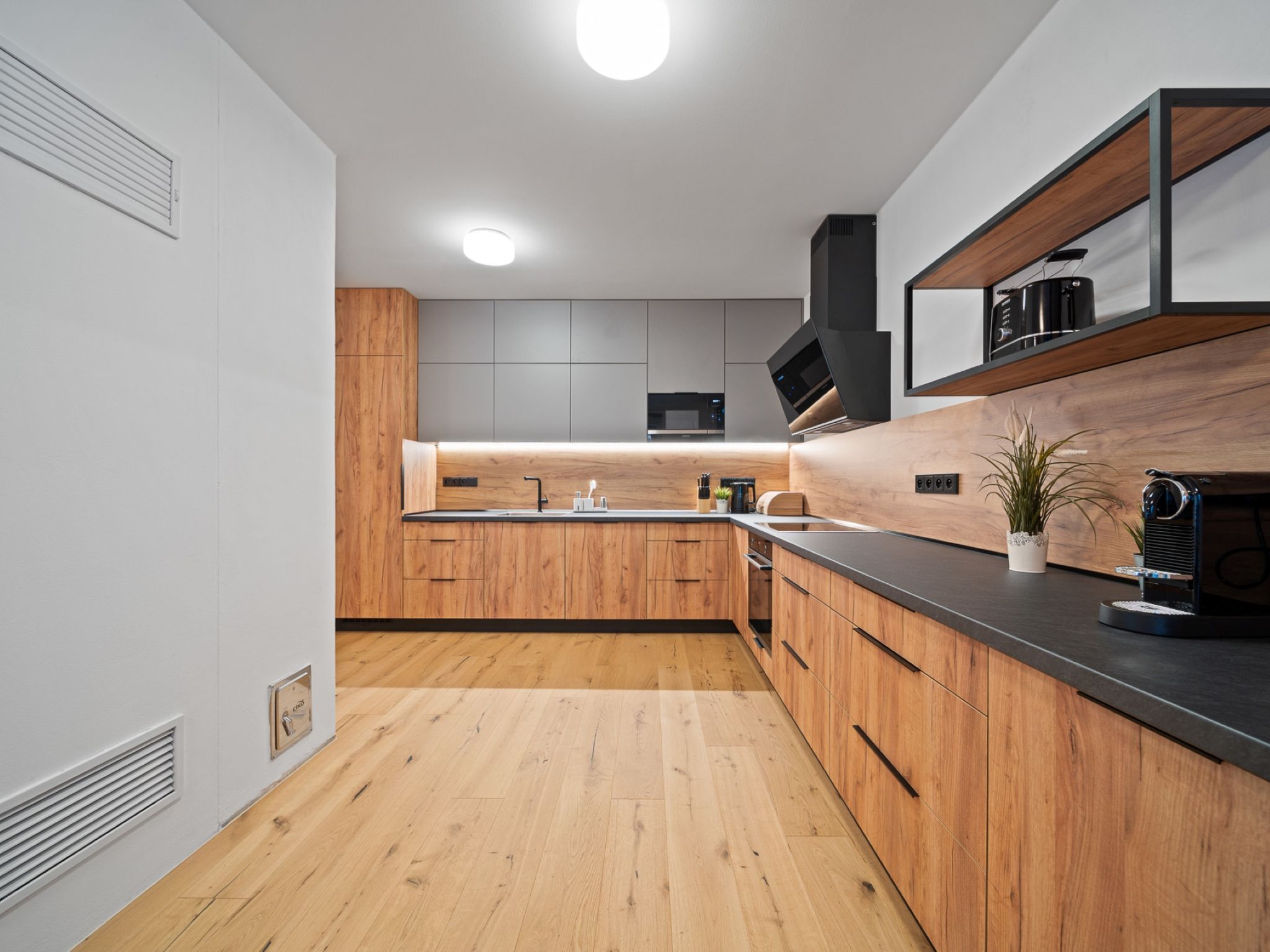 Kitchen / Dining Room