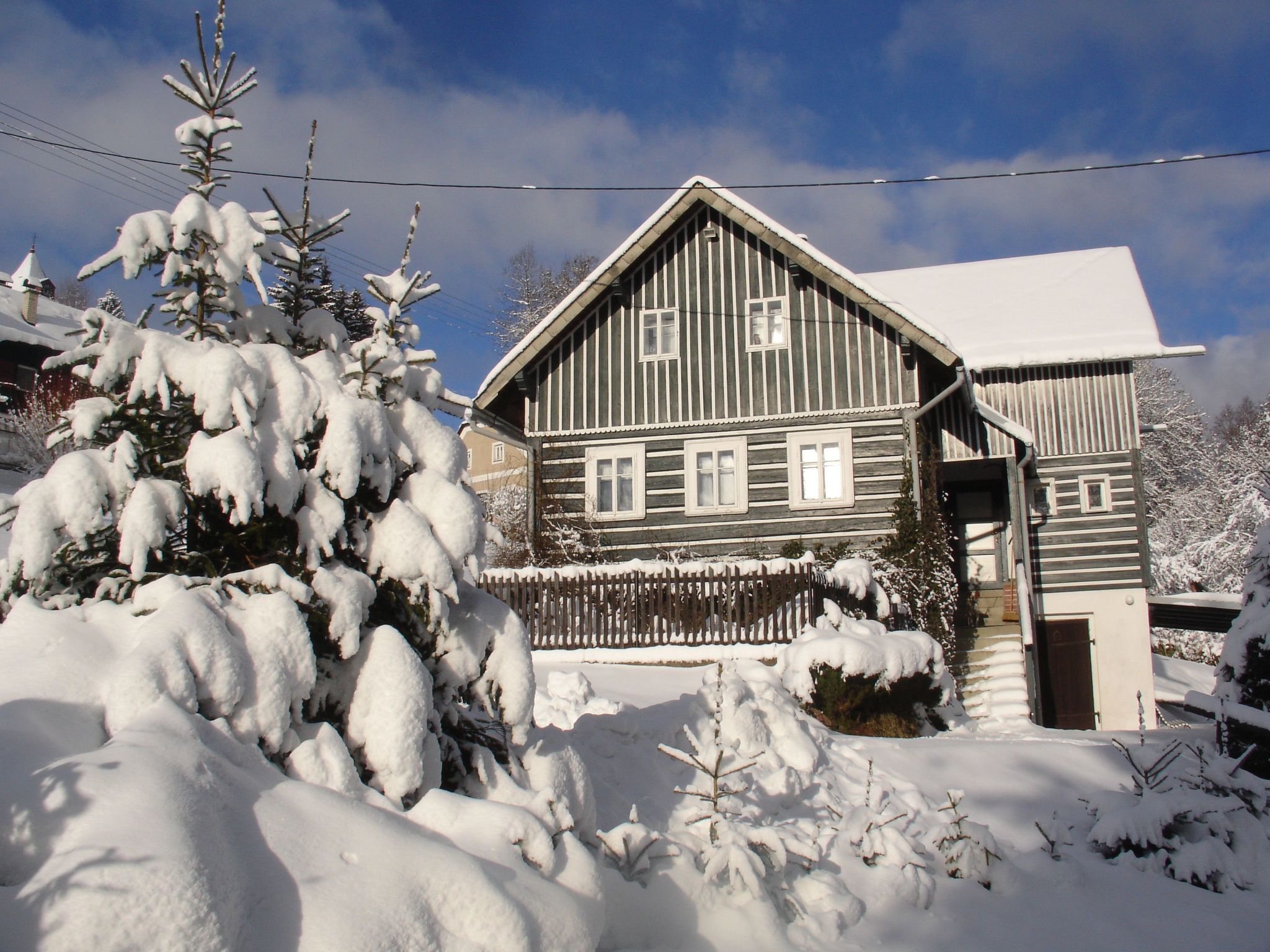 Charmantes, traditionelles Holzhaus-Binnen