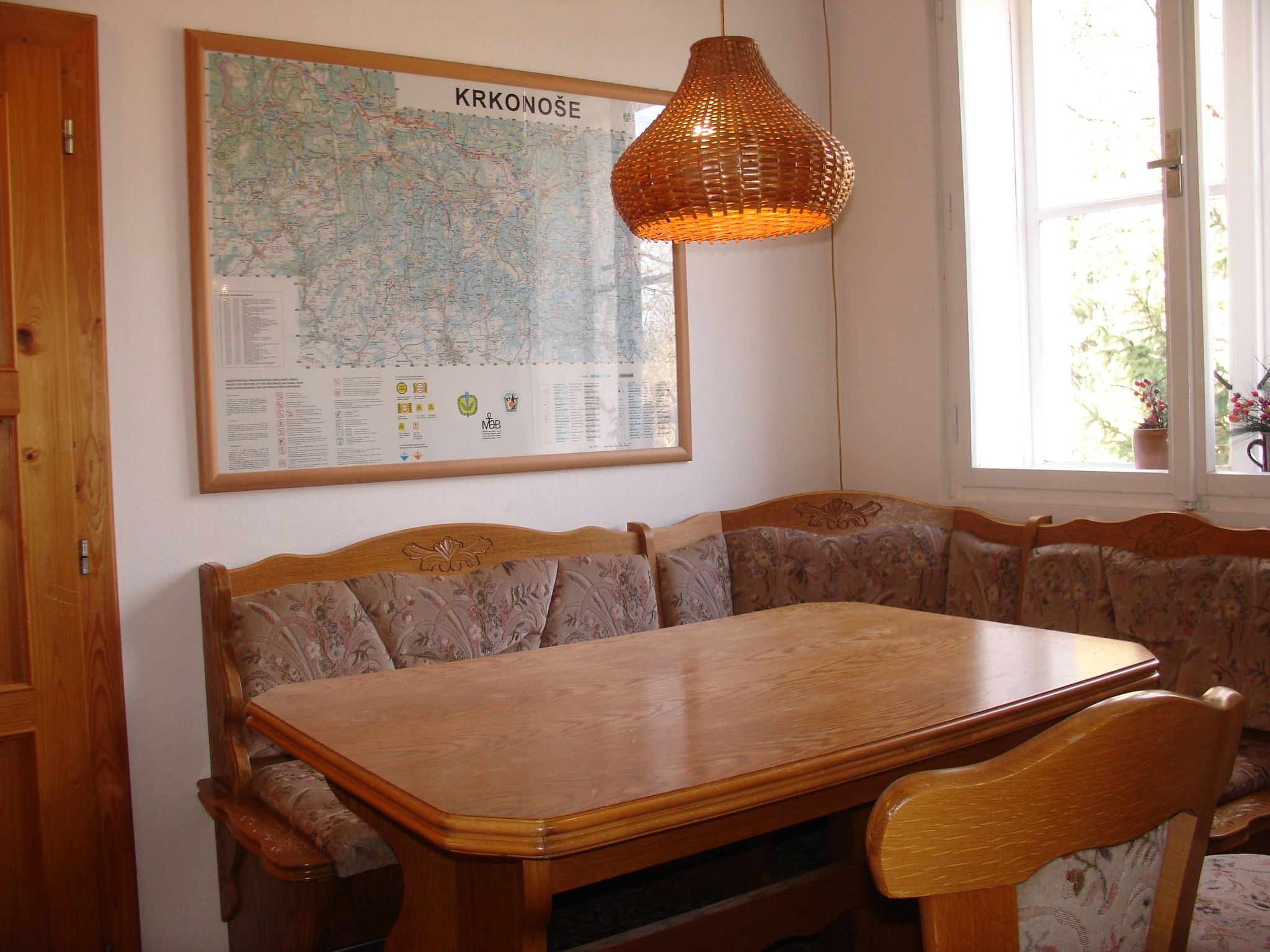 Charmantes, traditionelles Holzhaus-Binnen