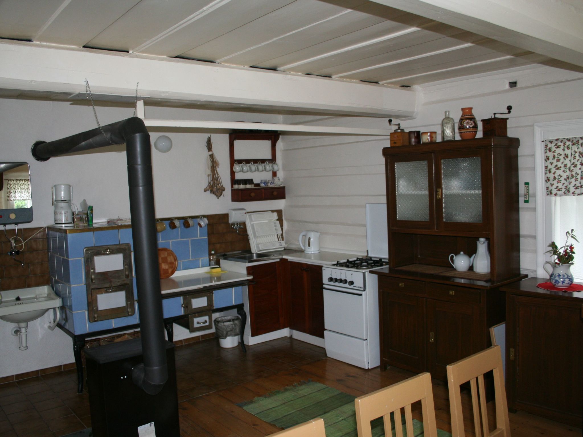 Charmantes, traditionelles Holzhaus-Binnen