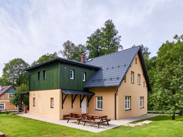 10-persoons chalet Bolkov in Rudnik: rust en natuur in Rudnik