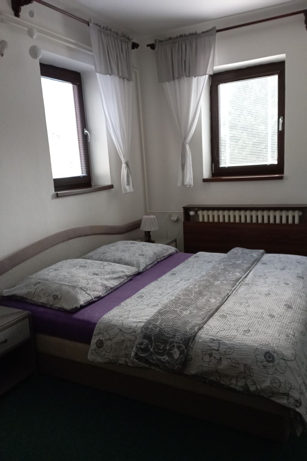 Mit solarbeheiztem Außenpool und Sauna-Binnen