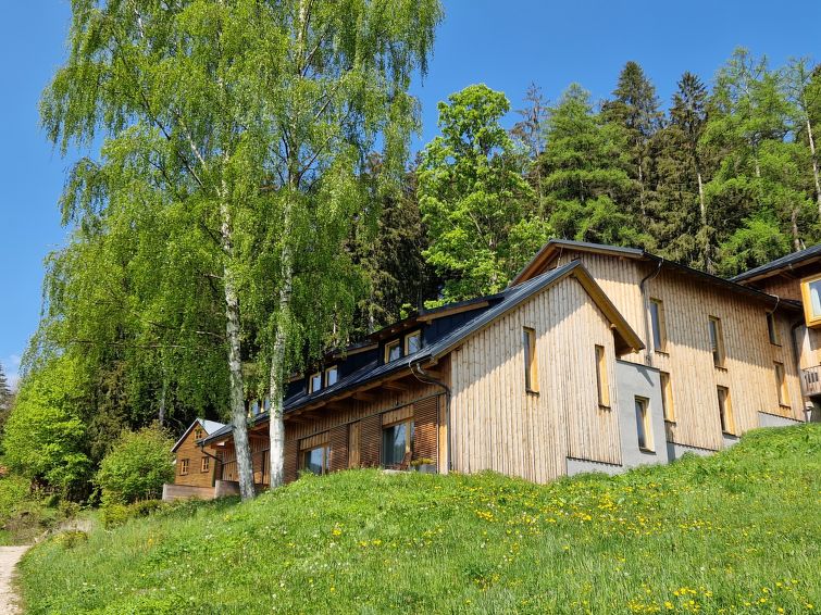 "Portášky, Velká Úpa 3", maisonette 2-kamers 65 m2. Licht, modern ingericht: woonkamer met Sat-TV. Kookhoek (2 keramische glas kookplaten, broodrooster, waterkoker, magnetron, elektrische koffiema..