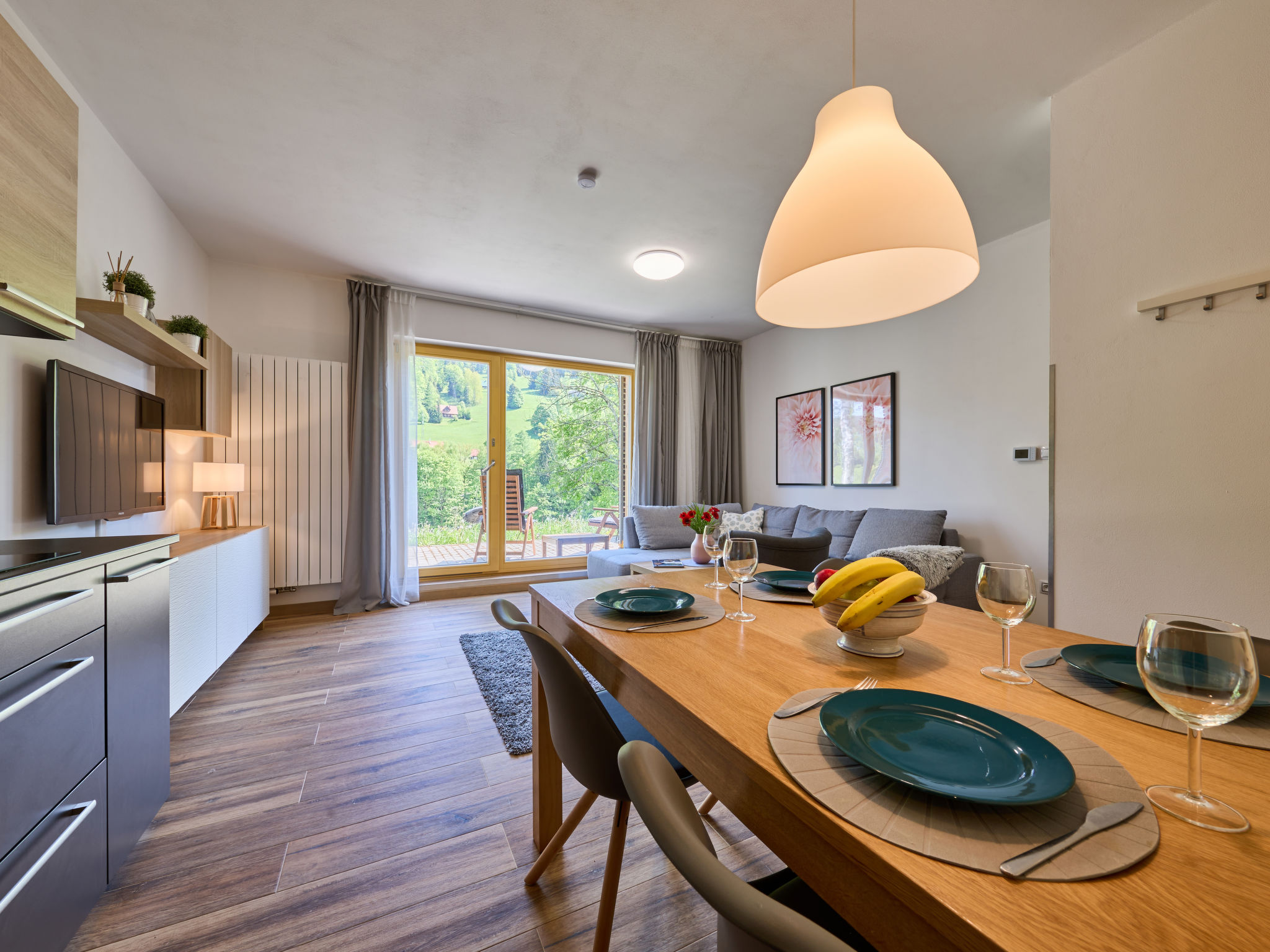 Kitchen / Dining Room