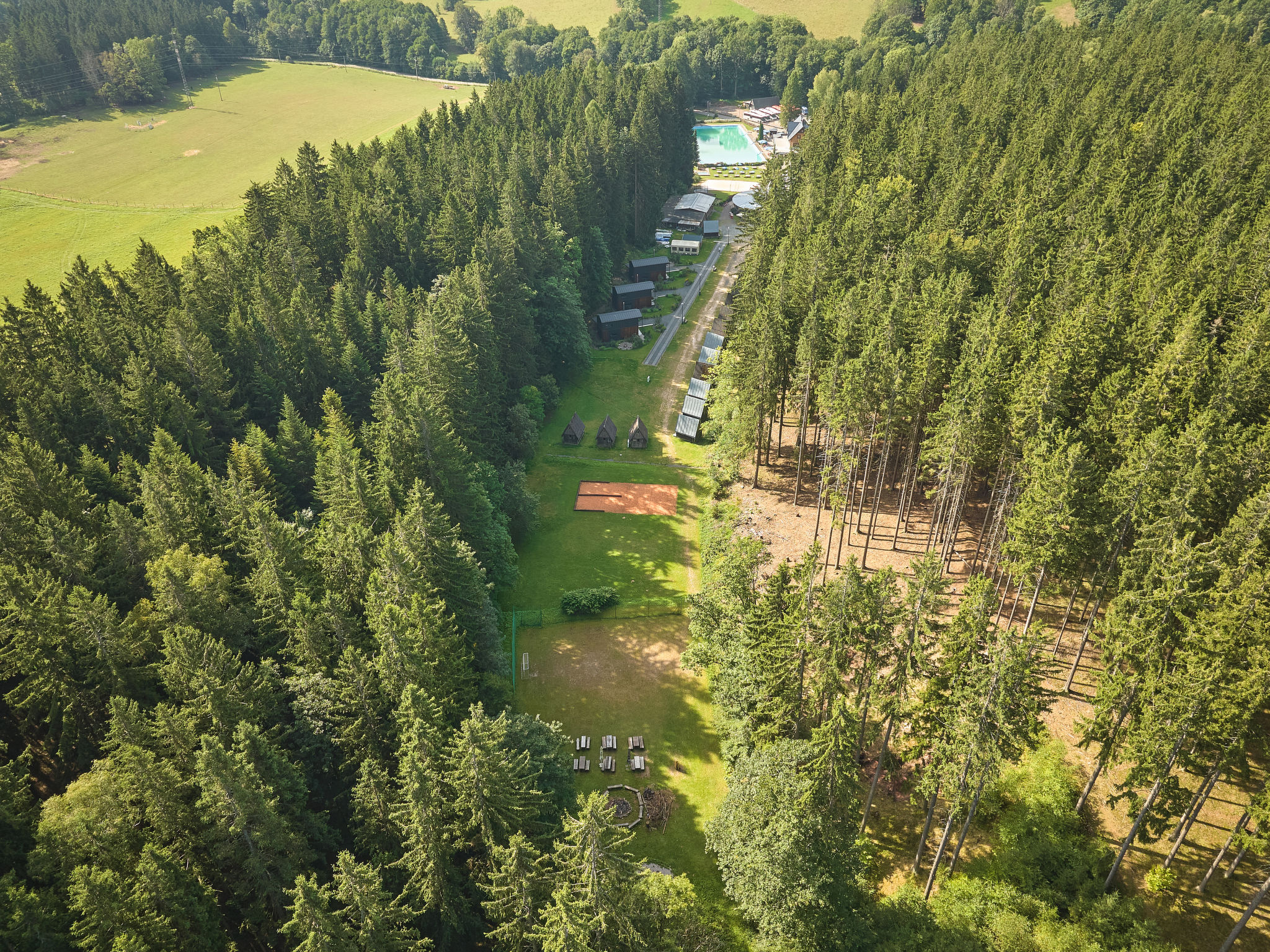 Luxe Timber Lodge & Pet Retreat-Buiten