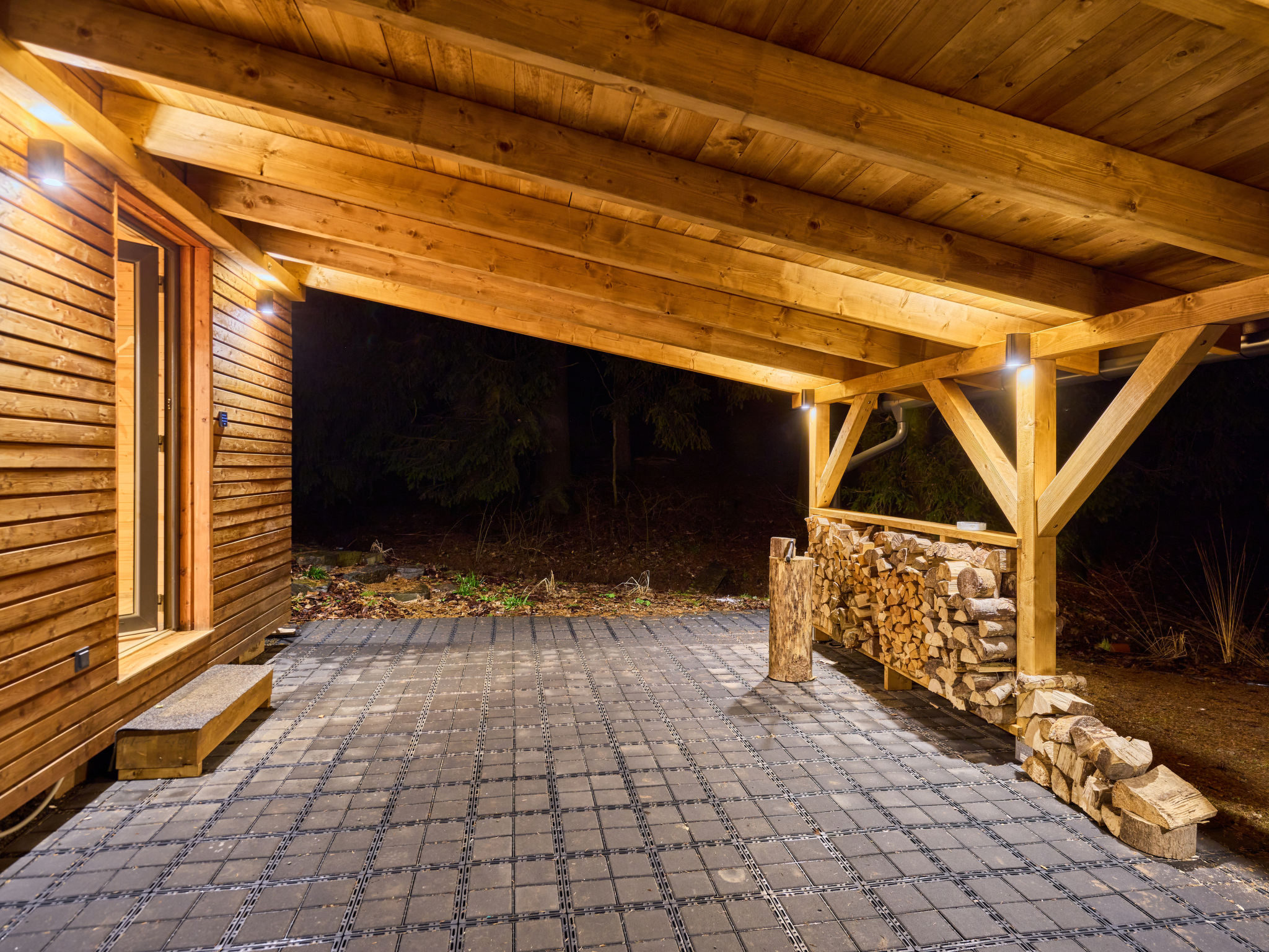 Luxe Timber Lodge & Relaxing Bath — Terrace (5 of 55)