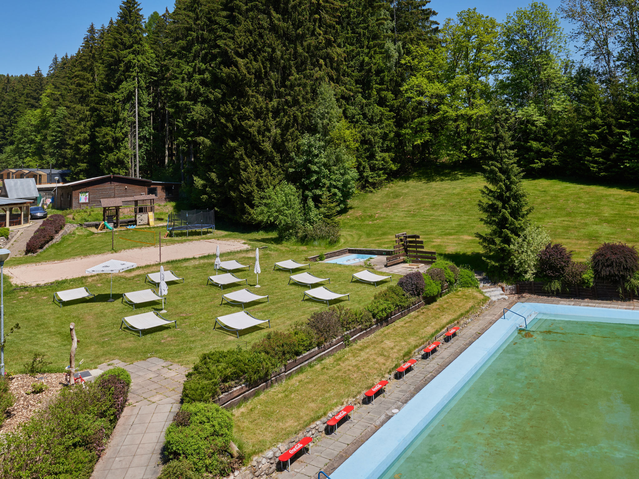 Luxe Timber Lodge & Relaxing Bath — Pool Outdoor (4 of 55)