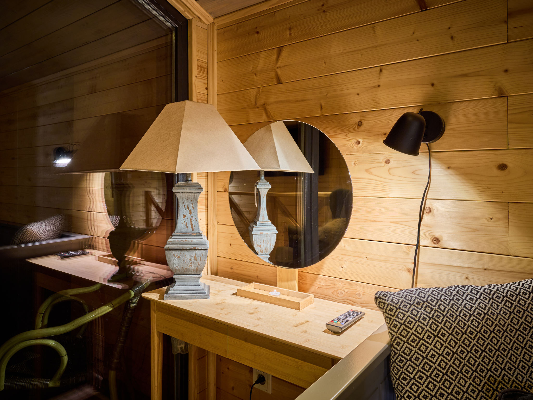 Luxe Timber Lodge & Yoga Loft aan de bosrand bij Mladé Buky - foto 27