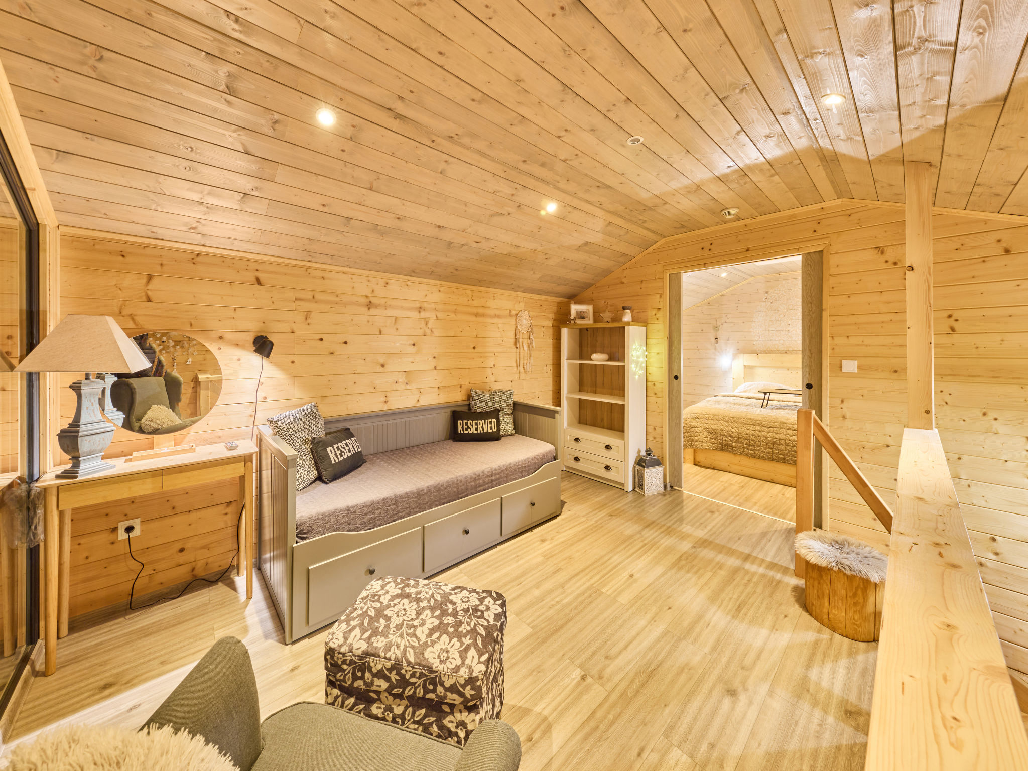 Luxe Timber Lodge & Yoga Loft aan de bosrand bij Mladé Buky - foto 23