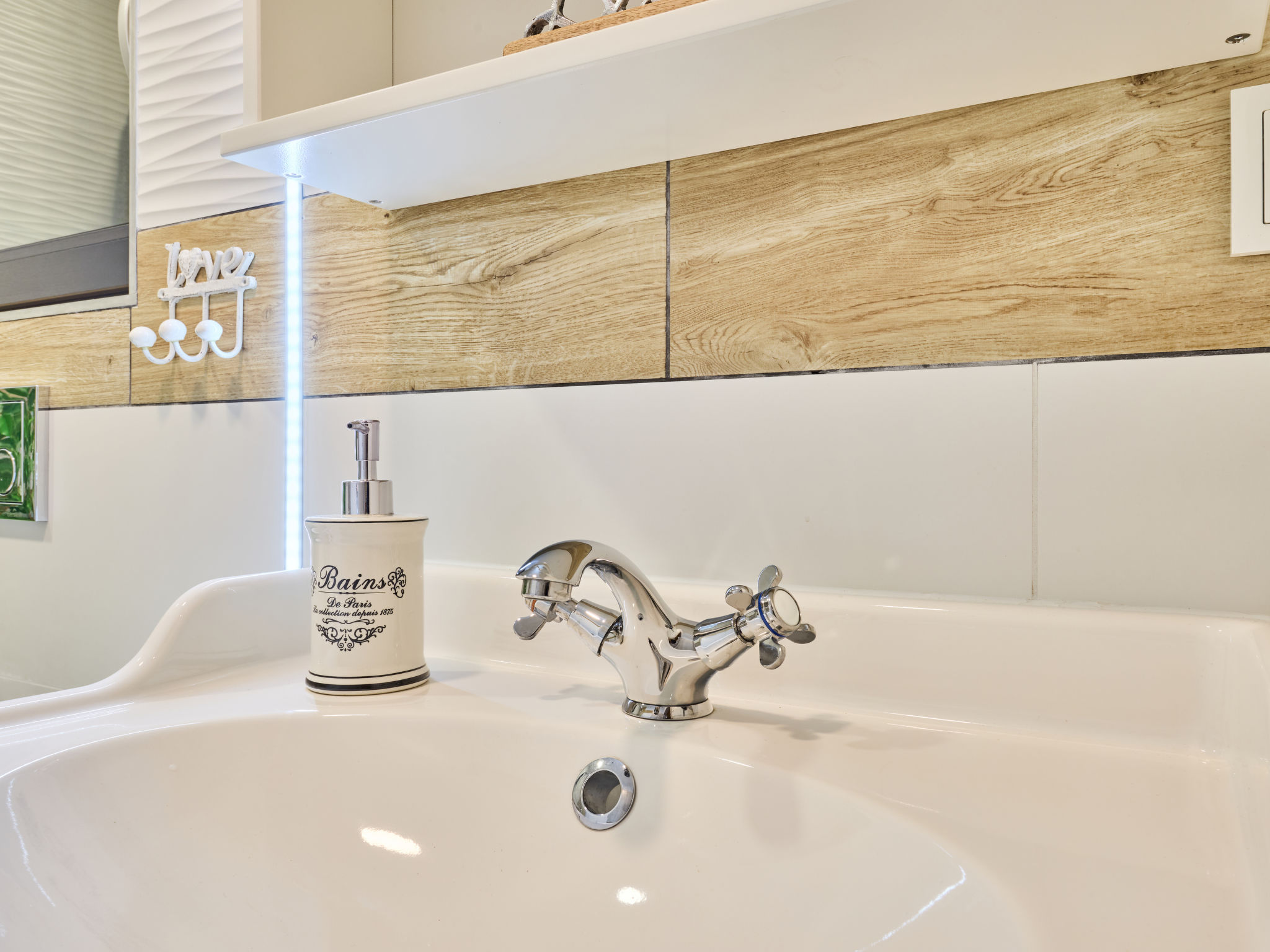 Luxe Timber Lodge & Yoga Loft aan de bosrand bij Mladé Buky - foto 31