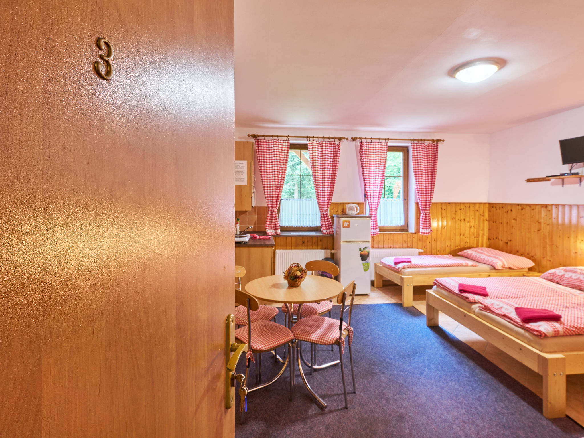 U Švýcarského dvora III-Inside