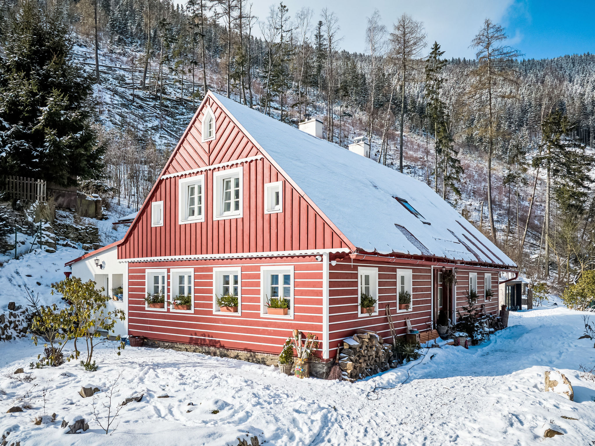 Charming Mountain Lodge & Wellness - Buiten