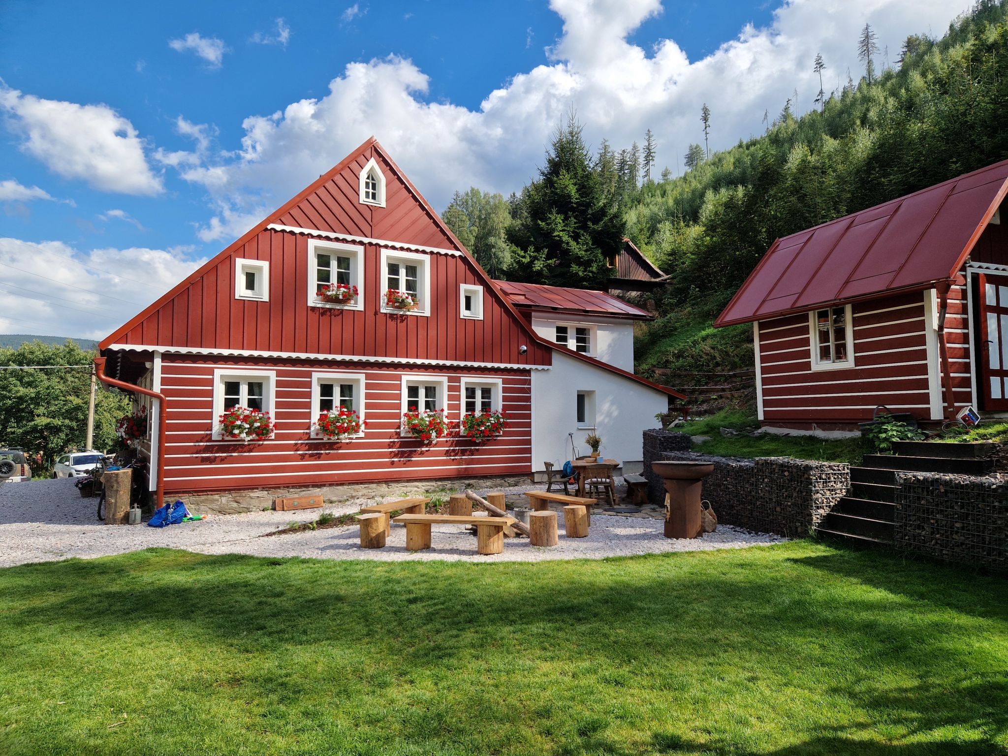 Charming Mountain Lodge & Wellness - Buiten