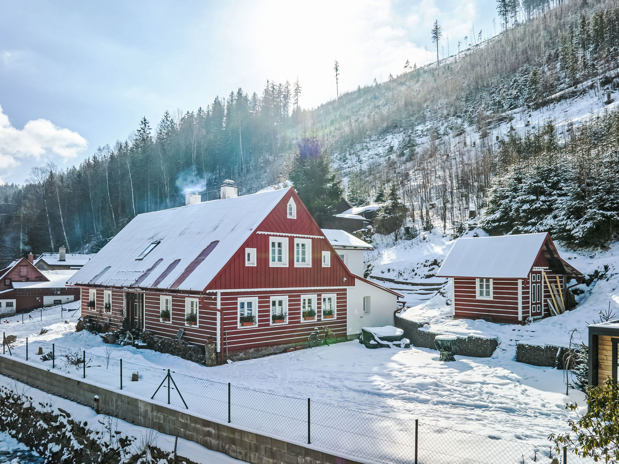Charming Mountain Lodge & Wellness - Buiten