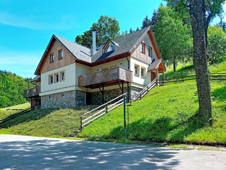 6-persoons appartement met sauna en open haard in Horní Maršov in Horní Maršov