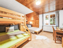 Ruim vrijstaand huis voor 15 personen bij skipiste en meer in Černý Důl - thumbnail 5