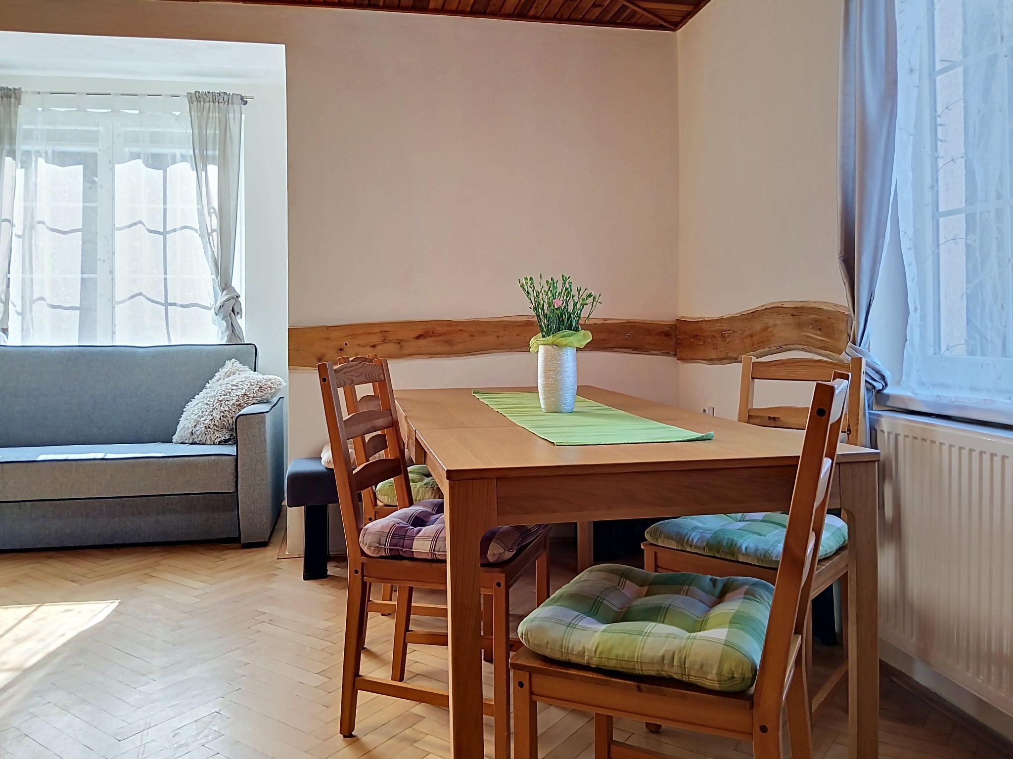 Hillside Terrace - Binnen