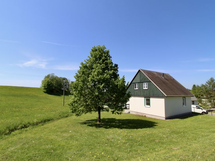 Vakantiehuis op 1,5 km van het strand in Černý Důl/Čistá · 100 m² in Cerny Dul/Cista
