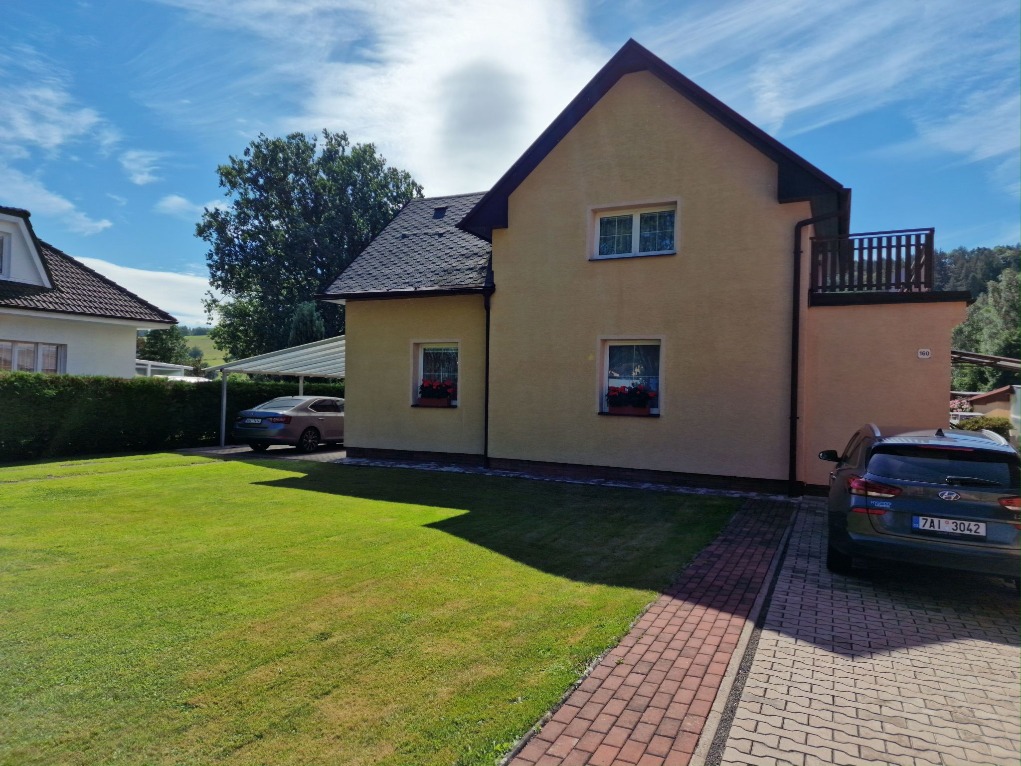 Mit Garten und Pools-Binnen