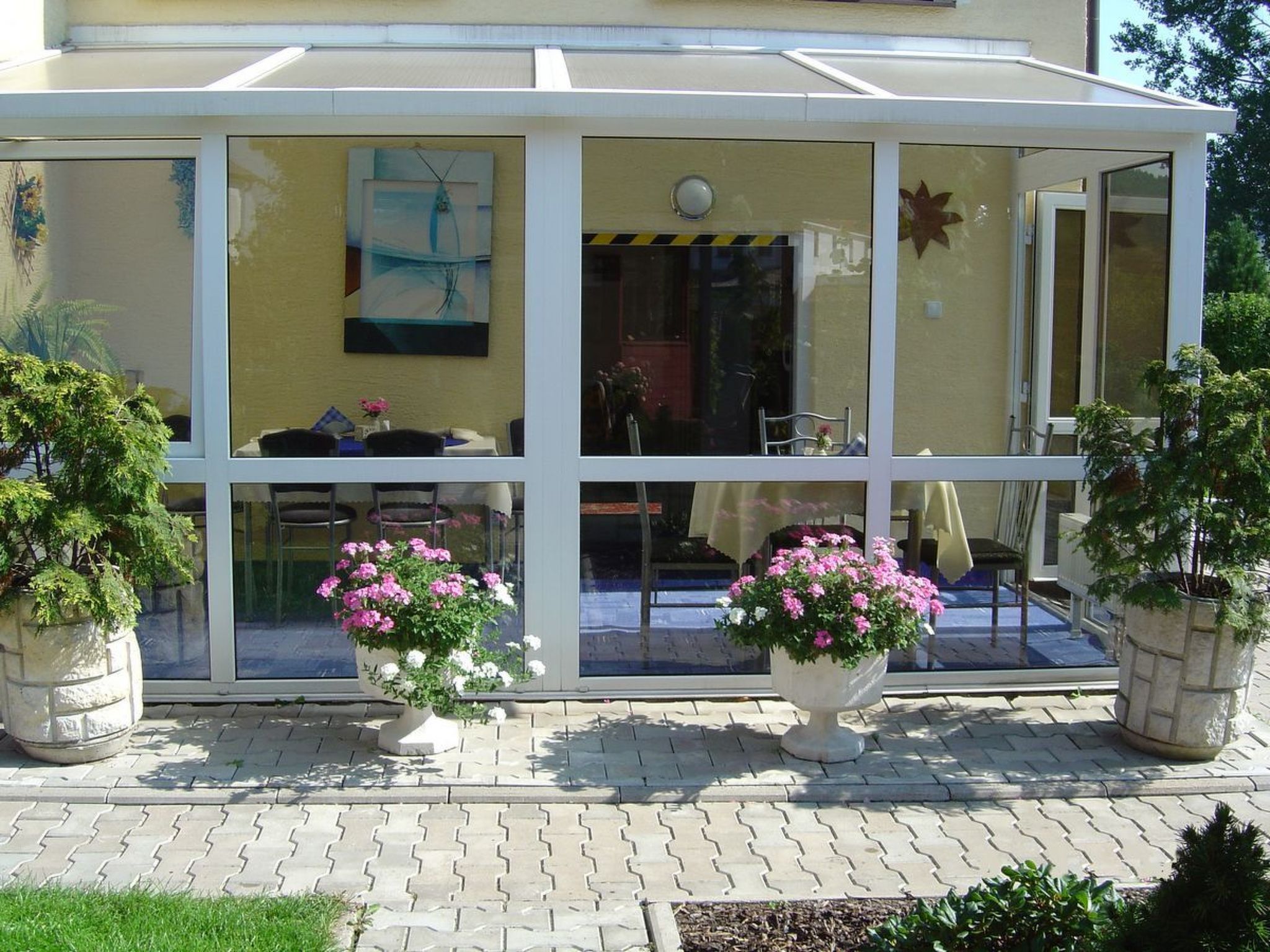 Mit Garten und Pools-Binnen