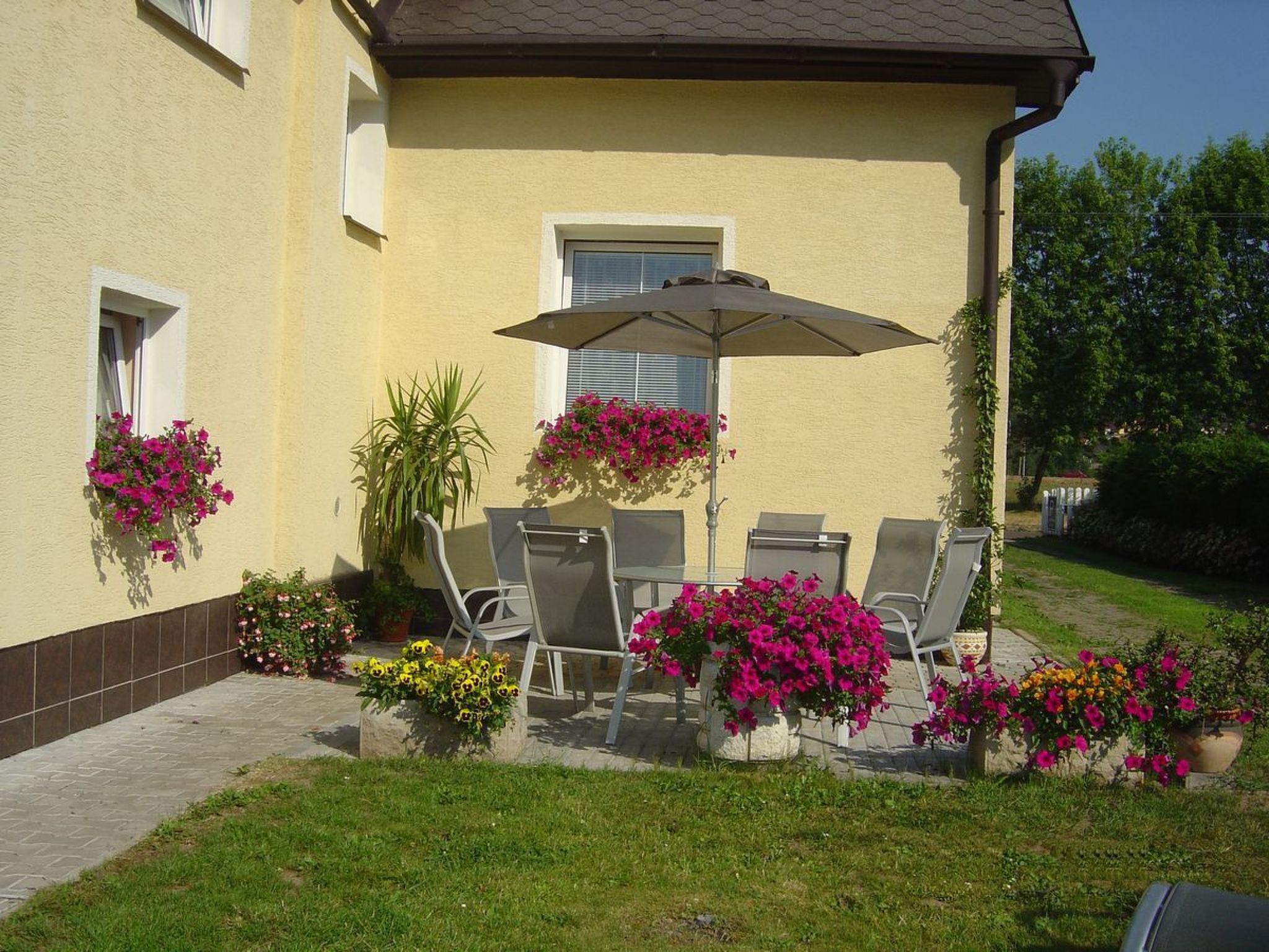 Mit Garten und Pools-Binnen