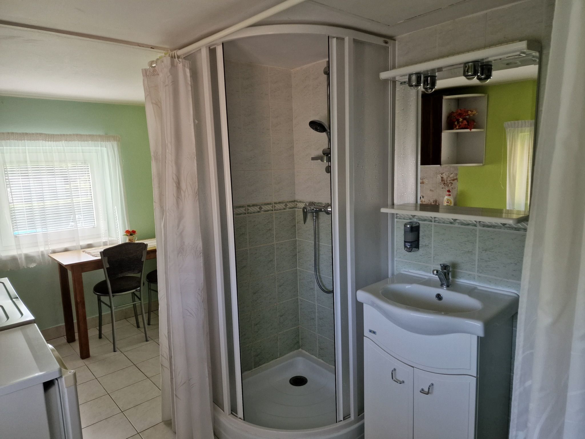 Mit Garten und Pools-Binnen