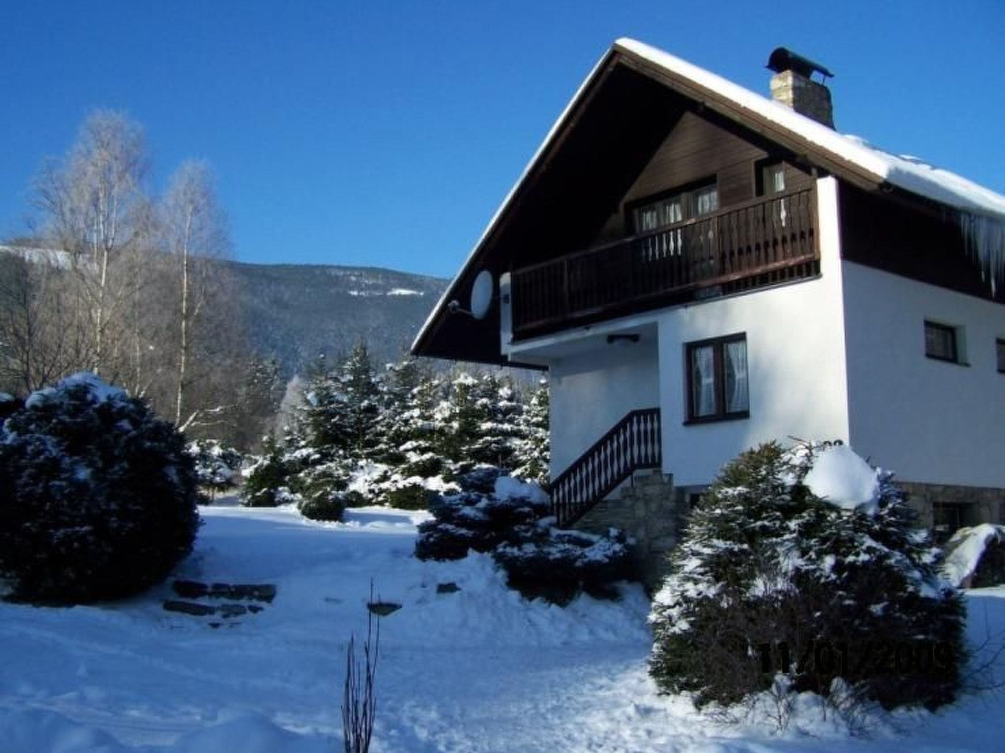 Chalet 'Chestnut cottage' in den Bergen.