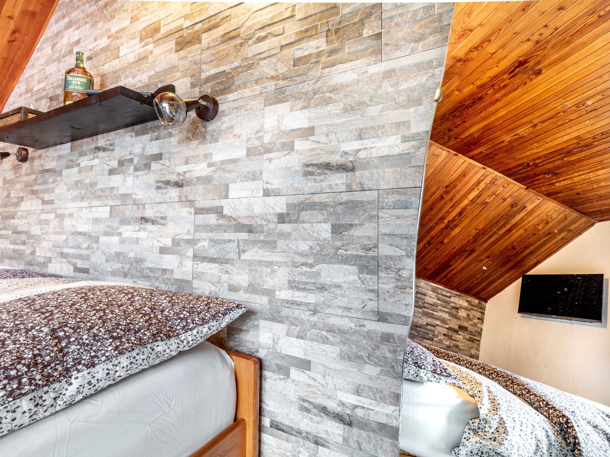 Chalet 'Chestnut cottage' in den Bergen.