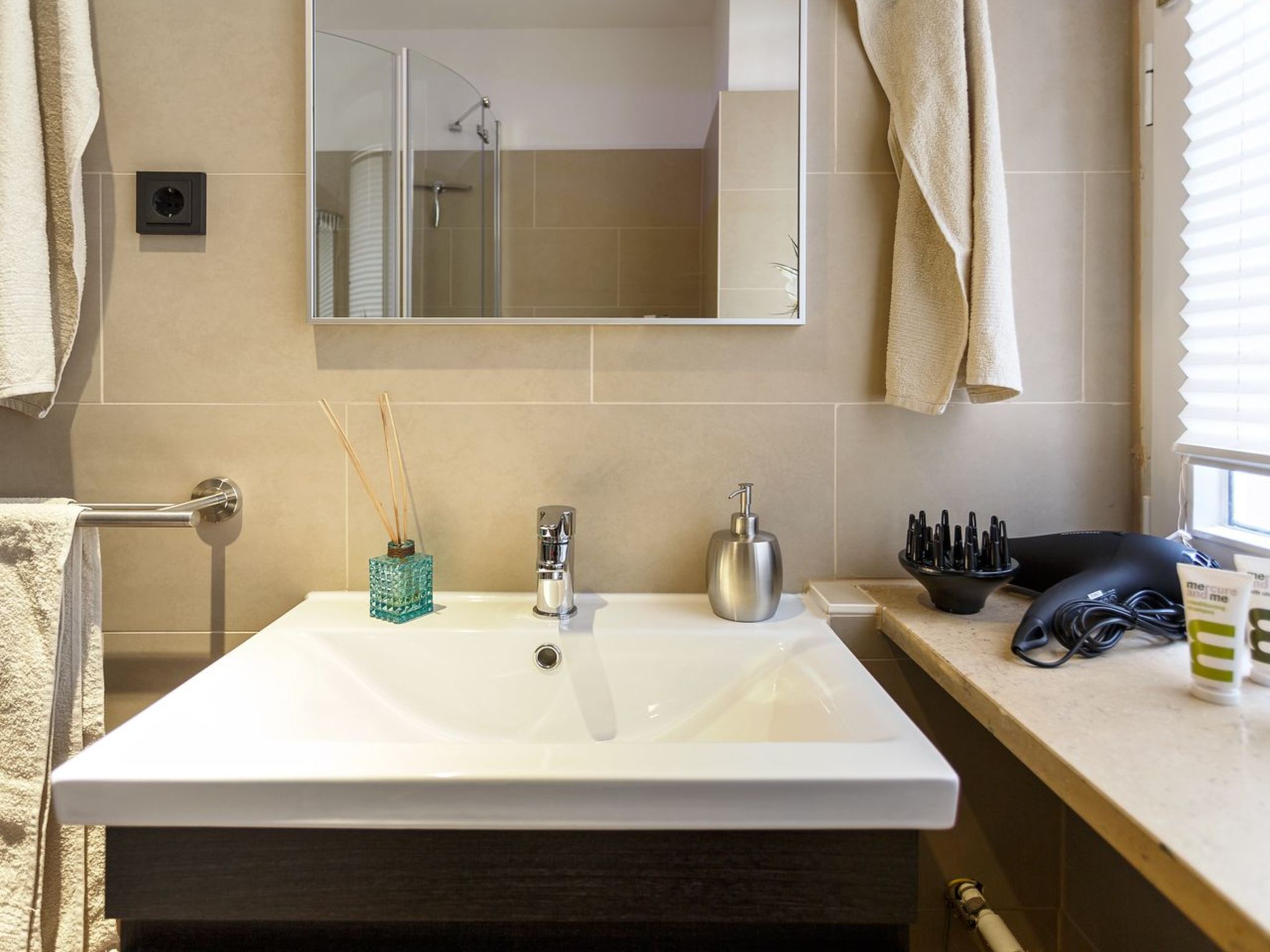 In Berliner Innenstadt, Siegessäule-Nähe-Drinnen