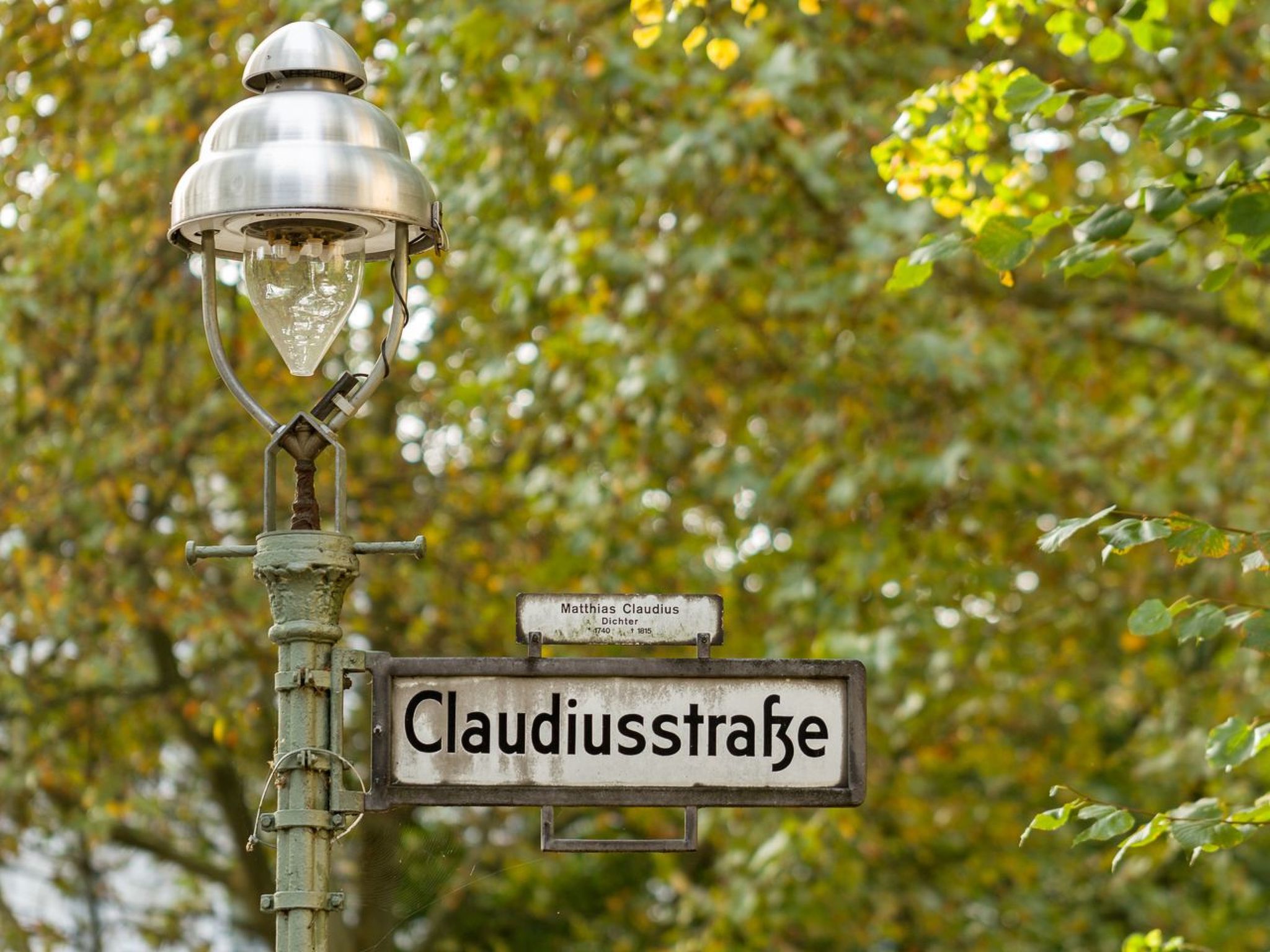 In Berliner Innenstadt, Siegessäule-Nähe-Draußen