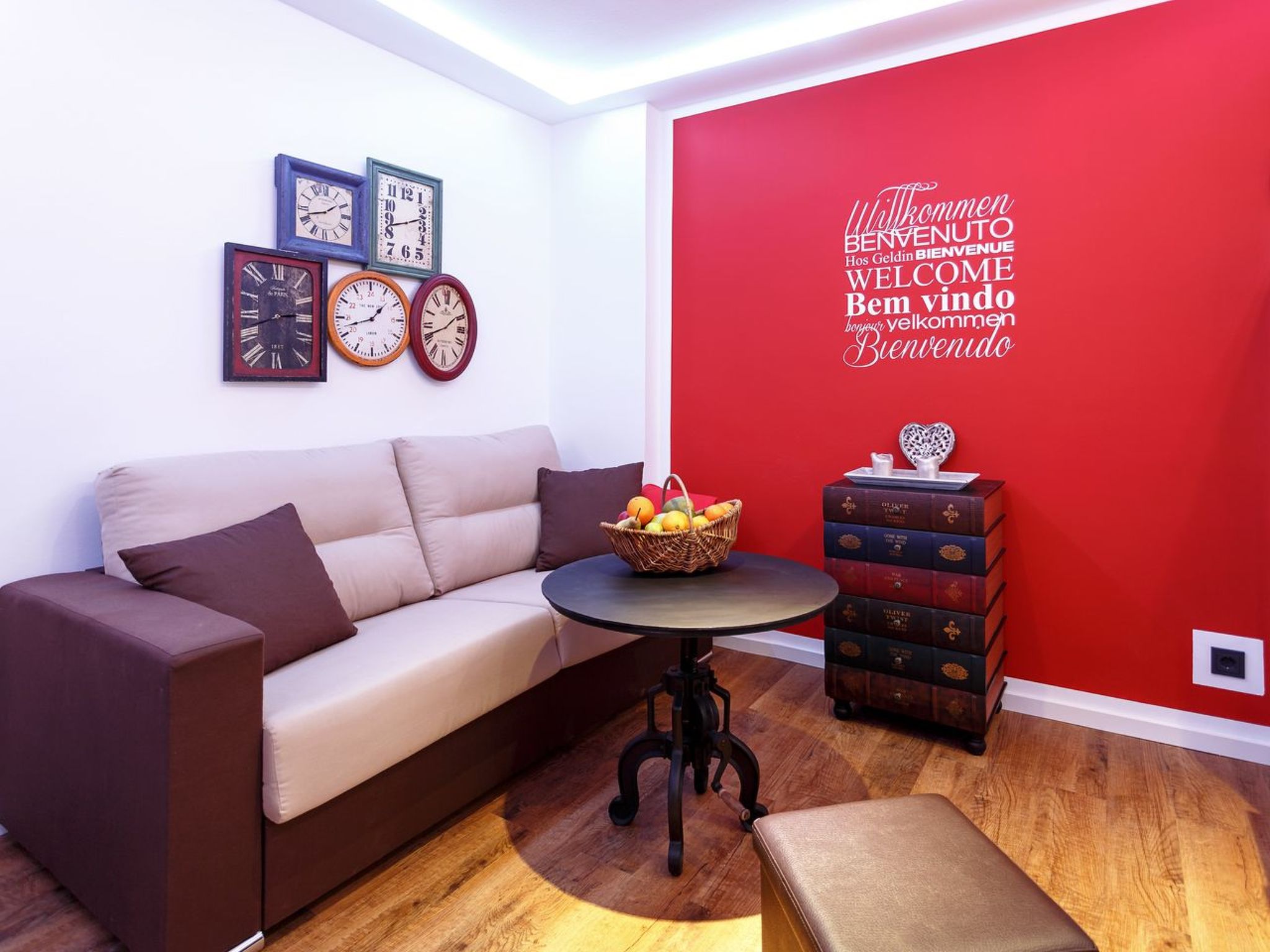 In Berliner Innenstadt, Siegessäule-Nähe-Drinnen