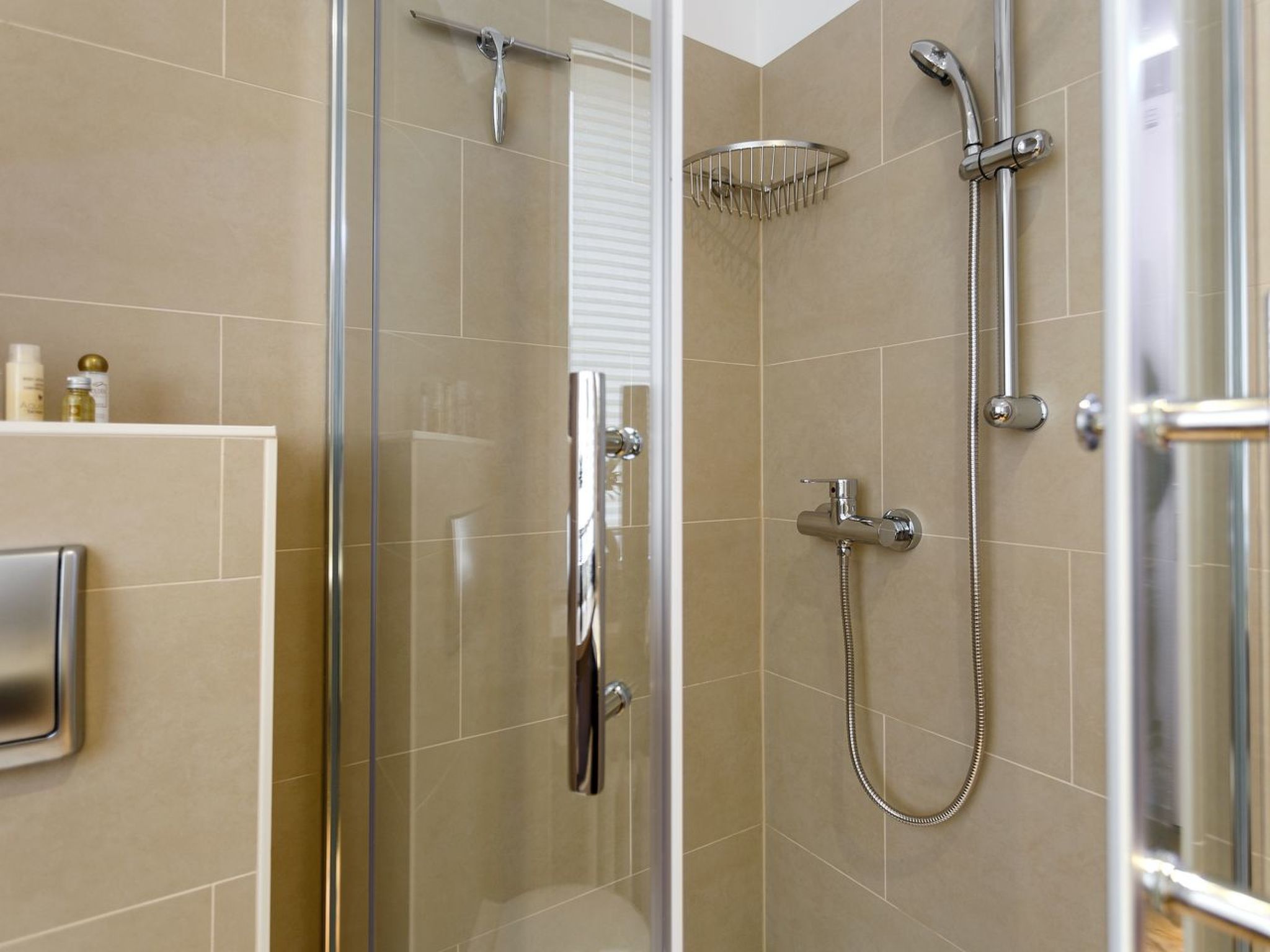 In Berliner Innenstadt, Siegessäule-Nähe-Drinnen