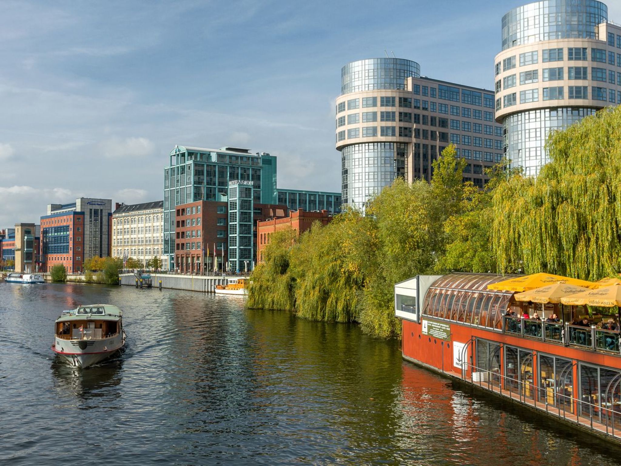 In Berliner Innenstadt, Siegessäule-Nähe-Draußen