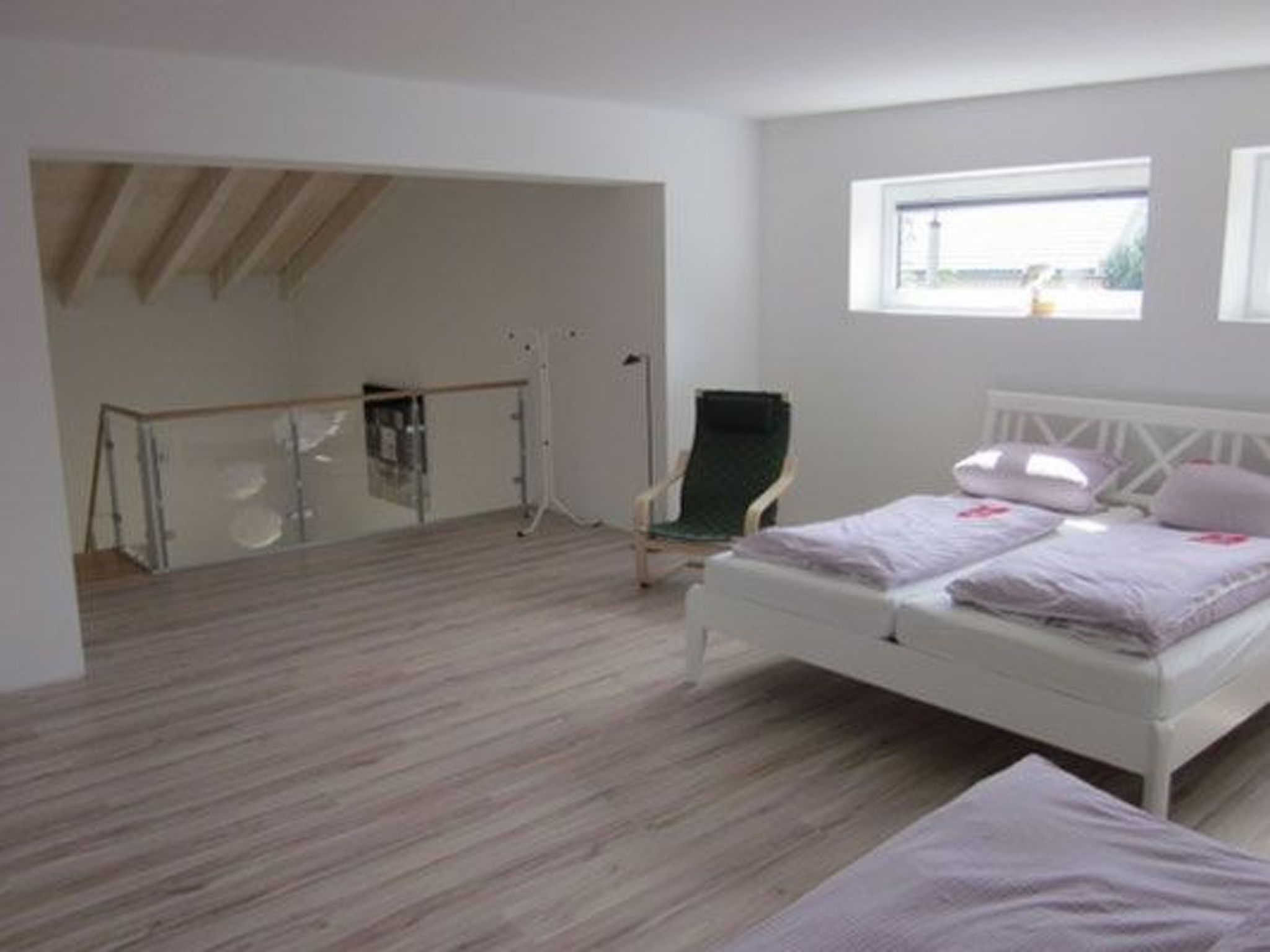 Moderne Maisonette-Wohnung mit Terrasse-Drinnen