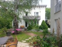 Moderne Erdgeschoss-Wohnung mit Terrasse