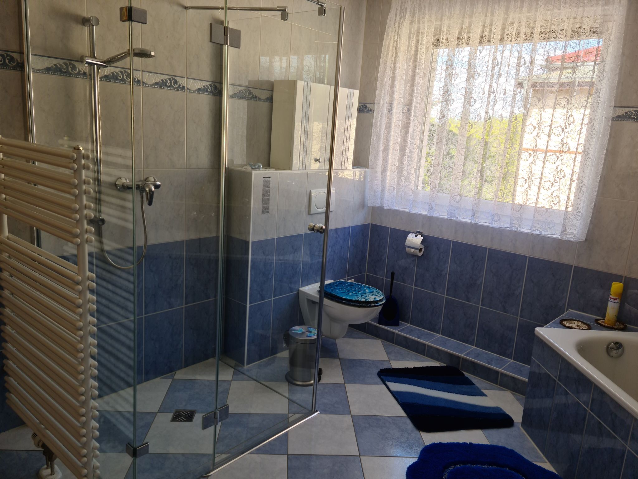 Schöne Ferienwohnung in Alt-Marzahn-Drinnen