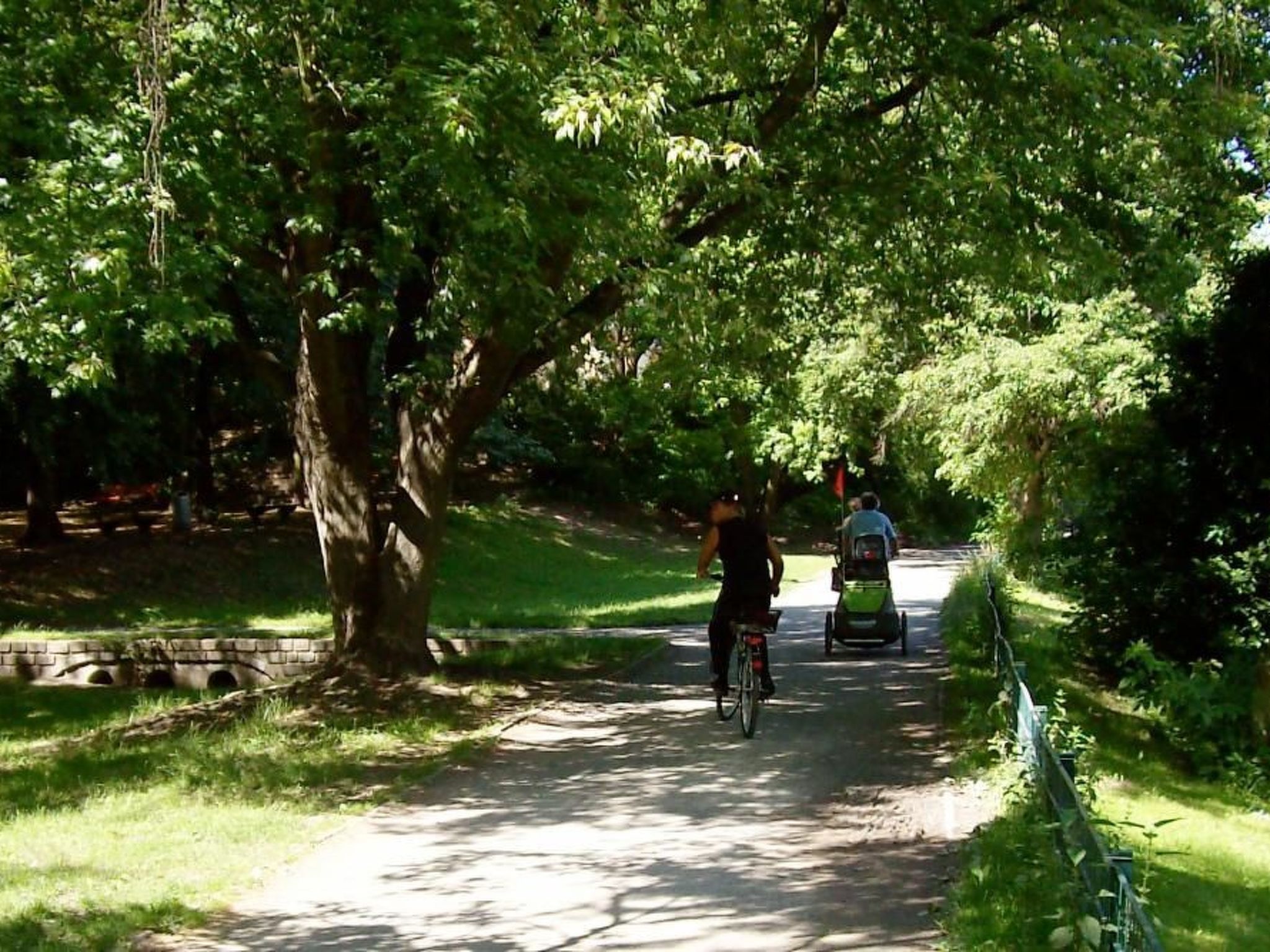 Stylische Ferienwohnung mit Südbalkon in Messenähe-Drinnen