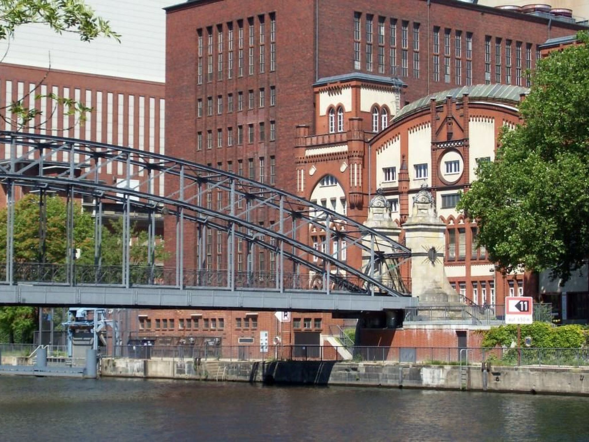 Stylische Ferienwohnung mit Südbalkon in Messenähe-Drinnen