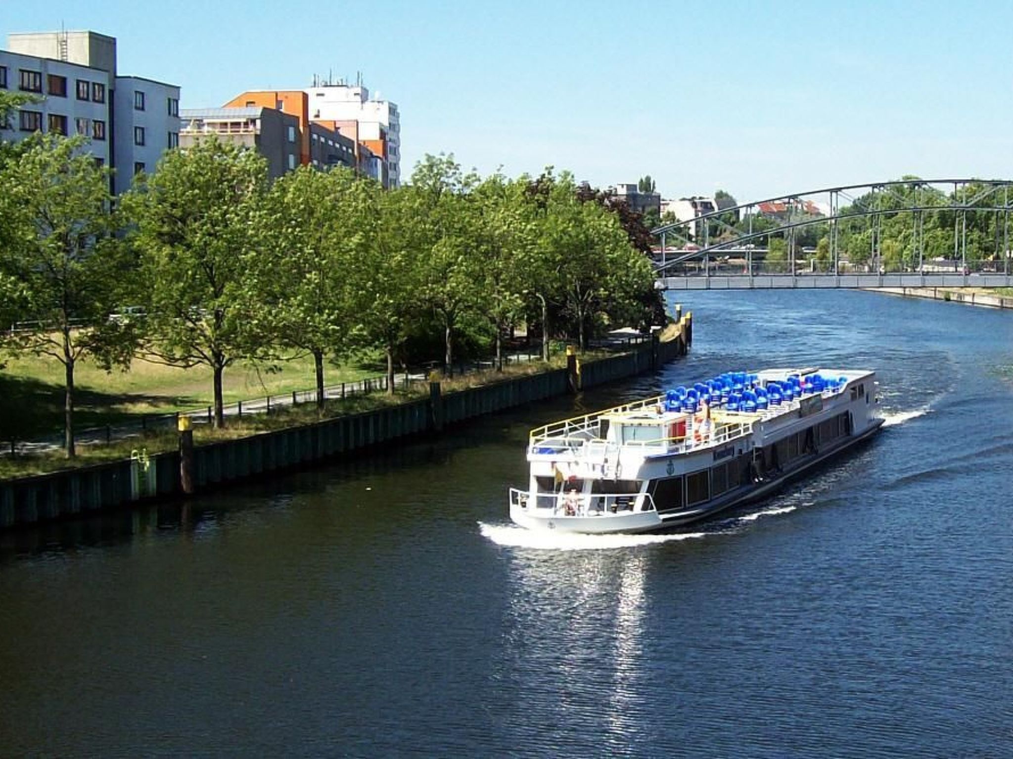 Stylische Ferienwohnung mit Südbalkon in Messenähe-Drinnen
