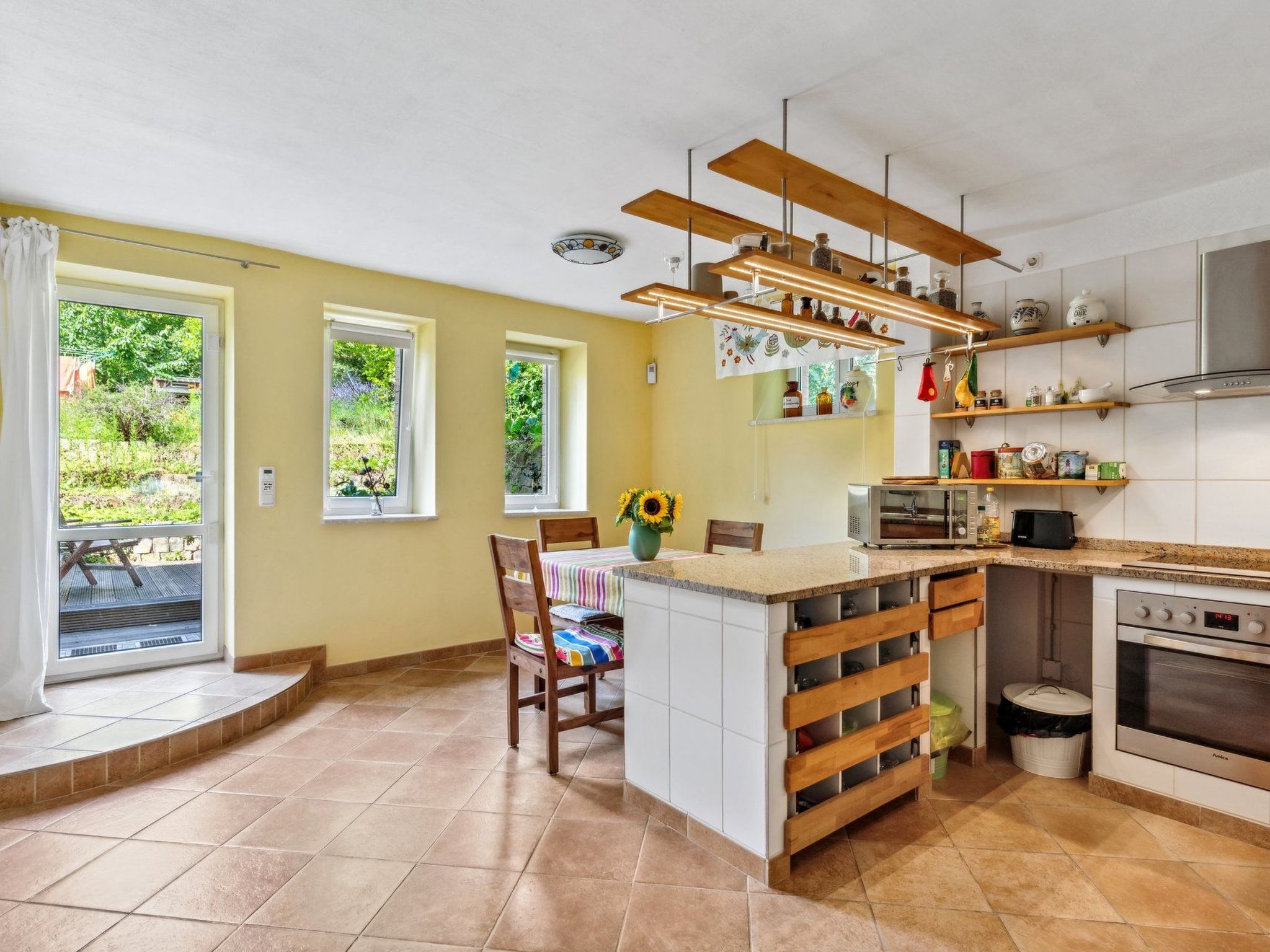 In Karlshorst mit Terrasse-Drinnen