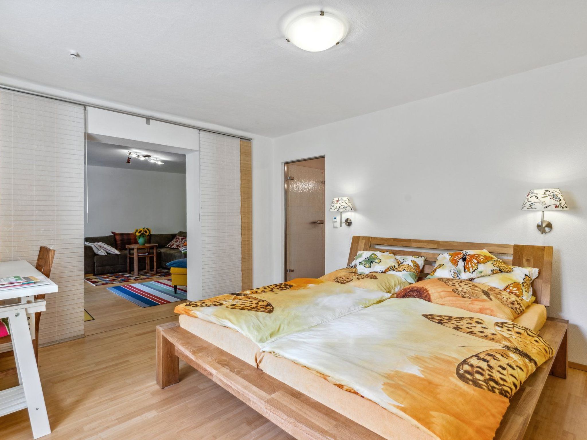 In Karlshorst mit Terrasse-Drinnen