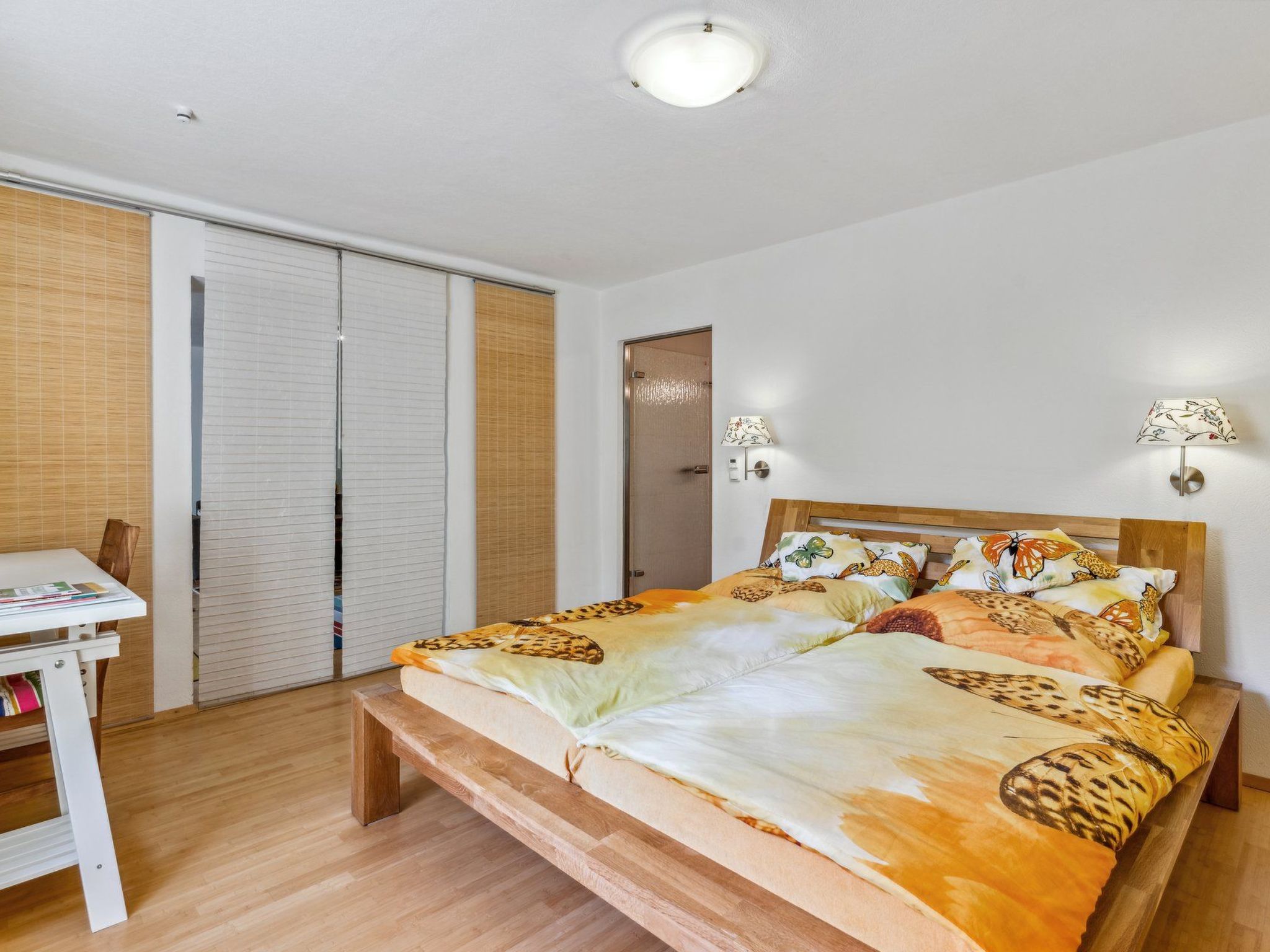 In Karlshorst mit Terrasse-Drinnen